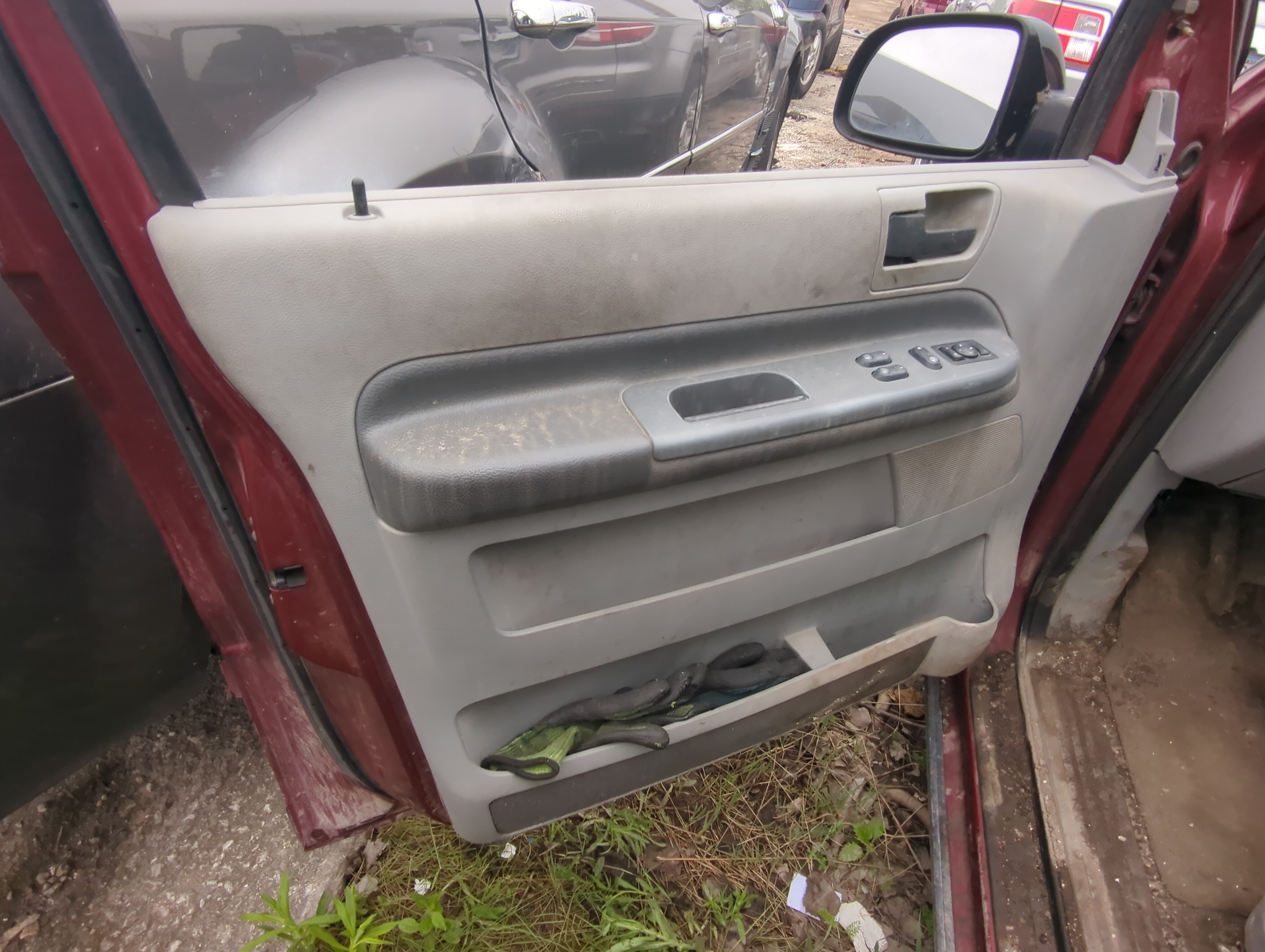 Picture of 2004 Ford Freestar Front Left Driver Interior Door Panel Trim 908952