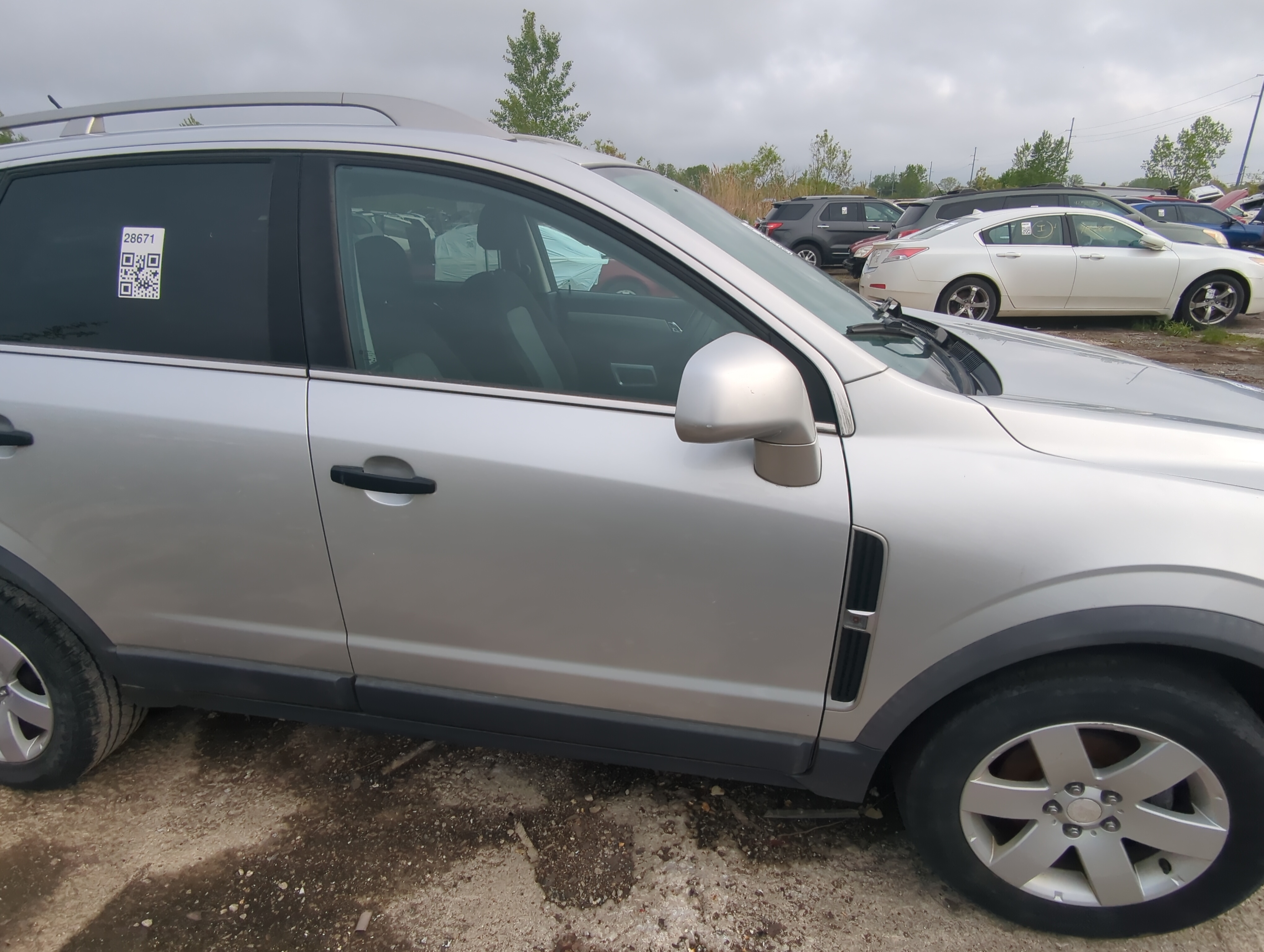 Picture of 2012-2015 Chevrolet Captiva Sport Passenger Front Door Oem 909512