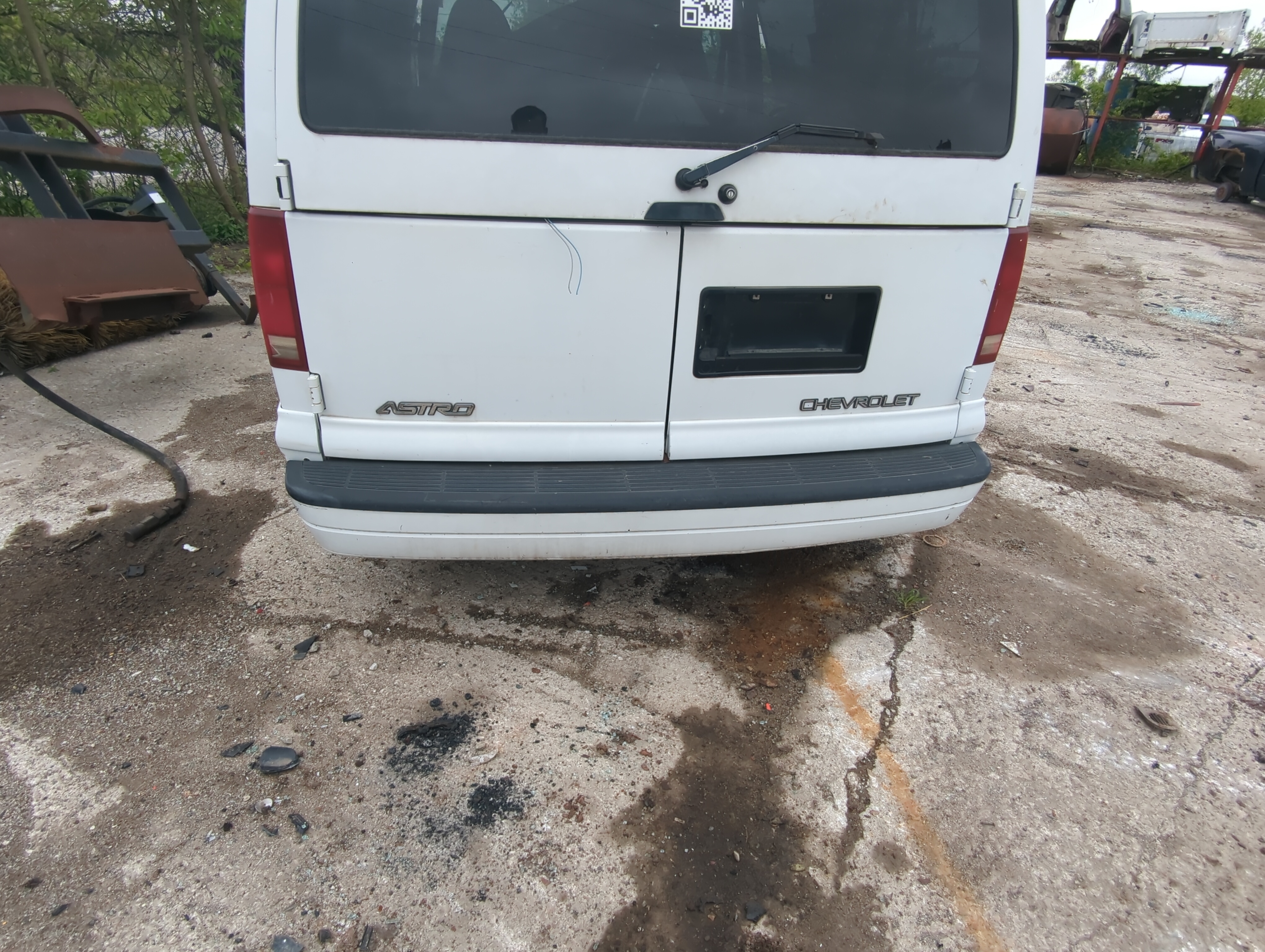 Picture of 1995-2005 Chevrolet Astro Rear Bumper Assembly Oem 909698