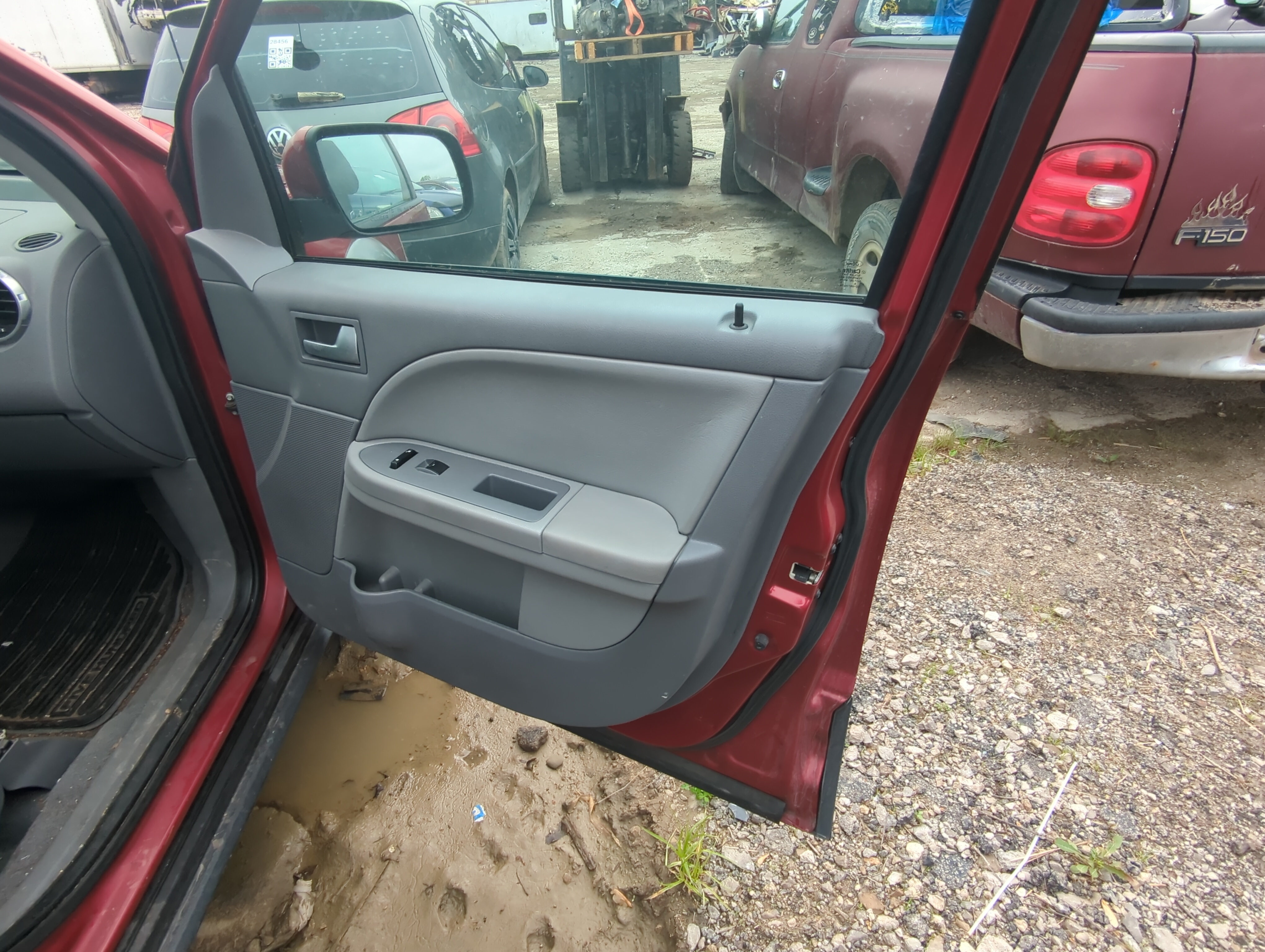 2006 Ford Freestyle Front Right Passenger Interior Door Panel Trim 909842 - Oemusedautoparts1.com
