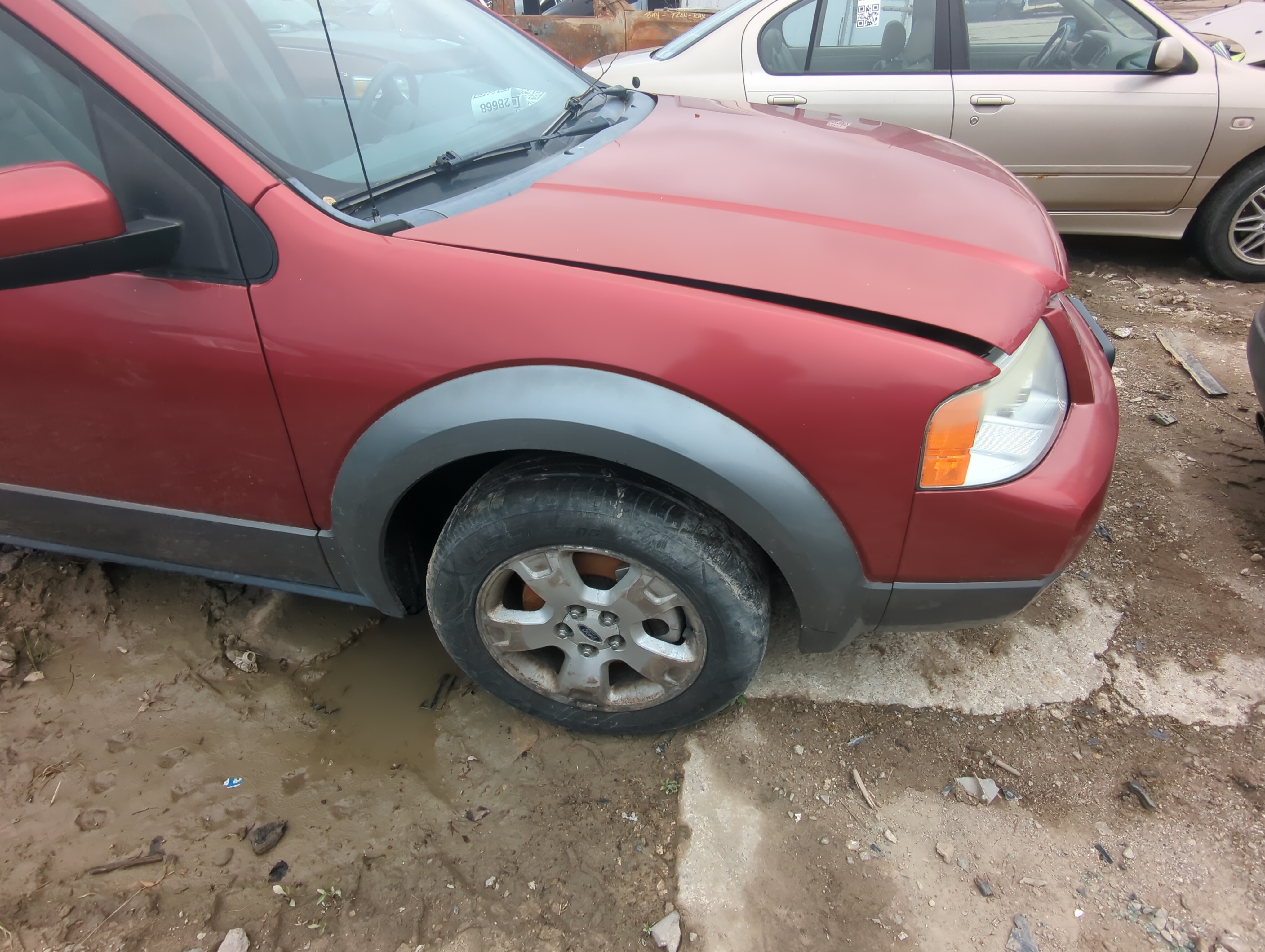 Picture of 2005-2007 Ford Freestyle Passenger Fender 909867