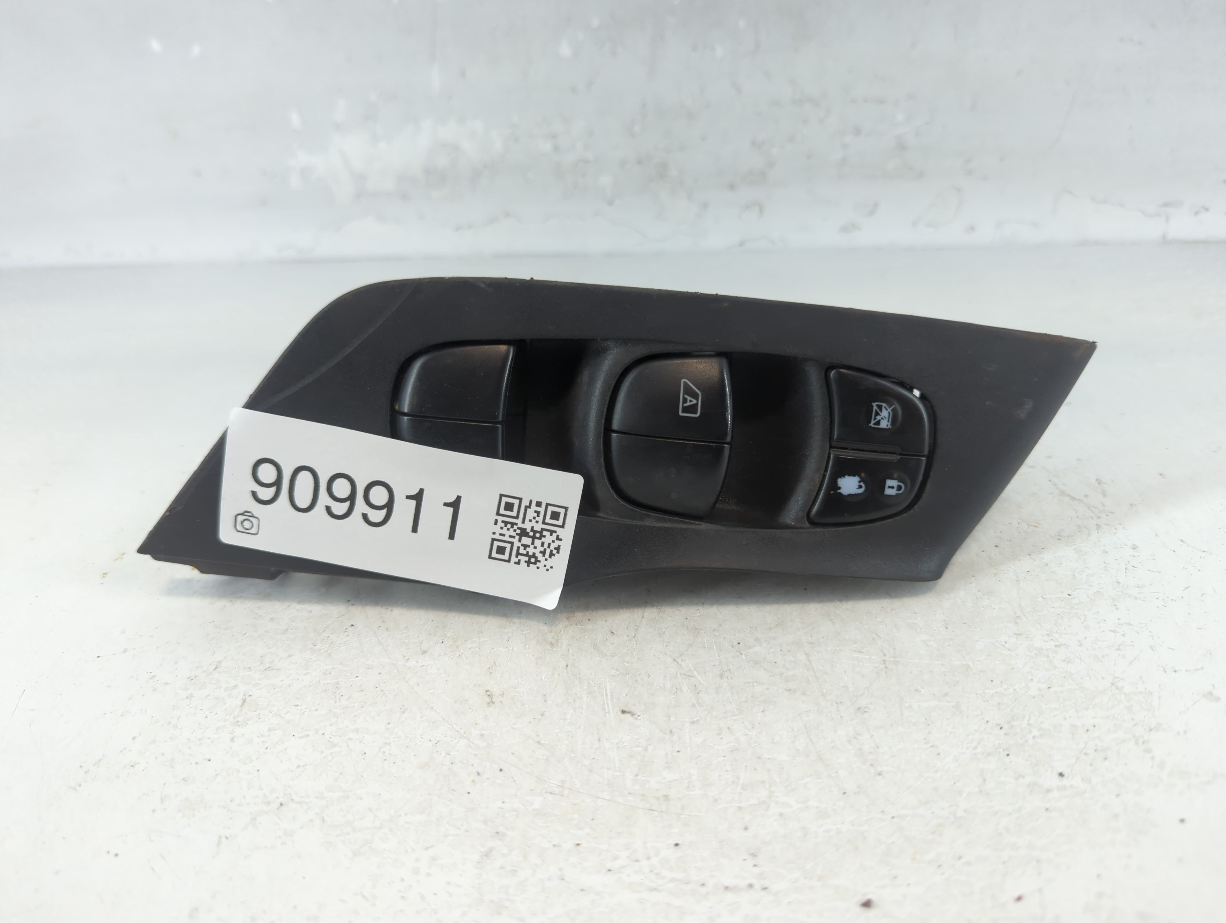 Picture of 2013-2018 Nissan Altima Driver Left Door Master Power Window Switch 909911