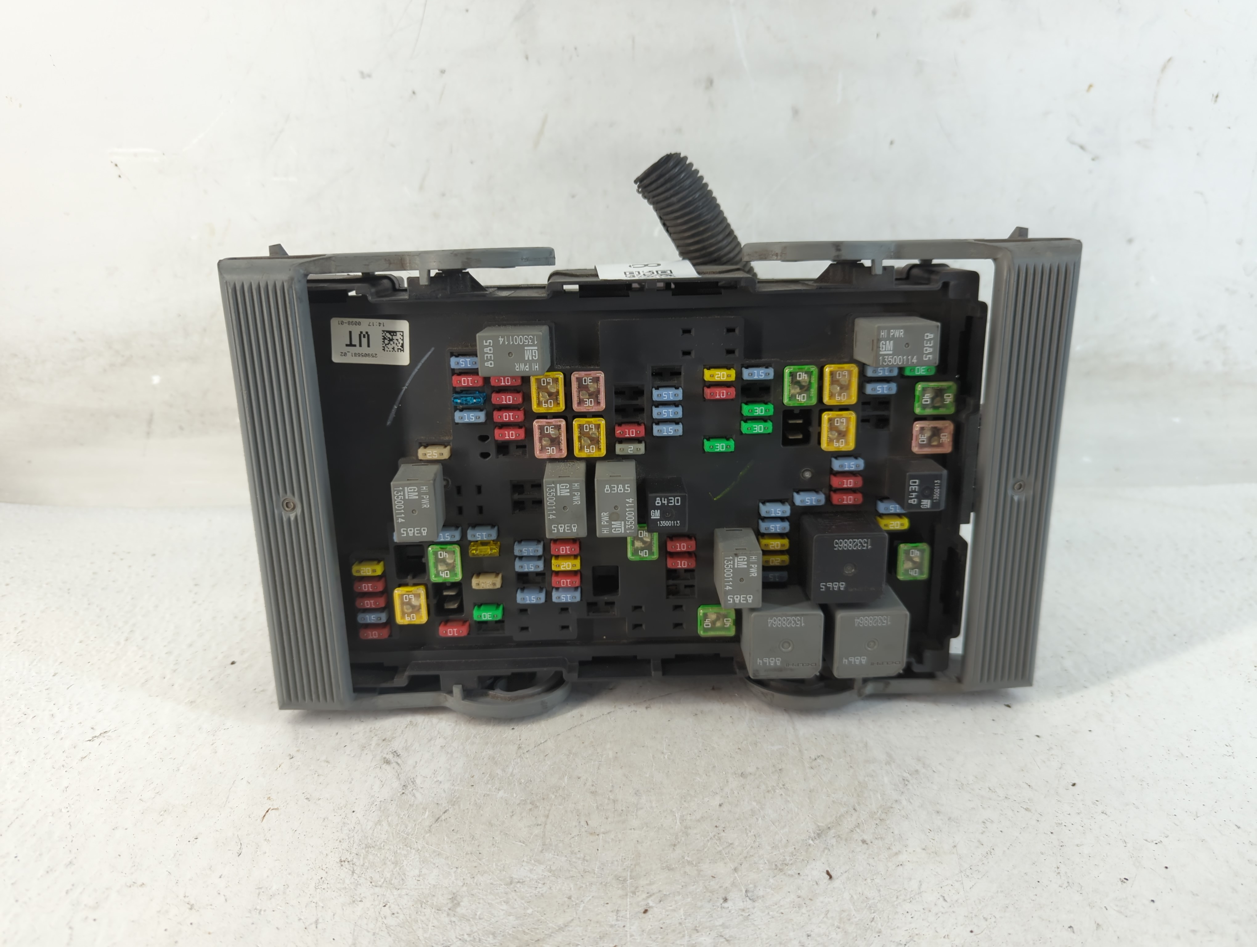 2008-2009 Chevrolet Tahoe Fusebox Fuse Box Relay Module 25905681-02 909918 - Oemusedautoparts1.com