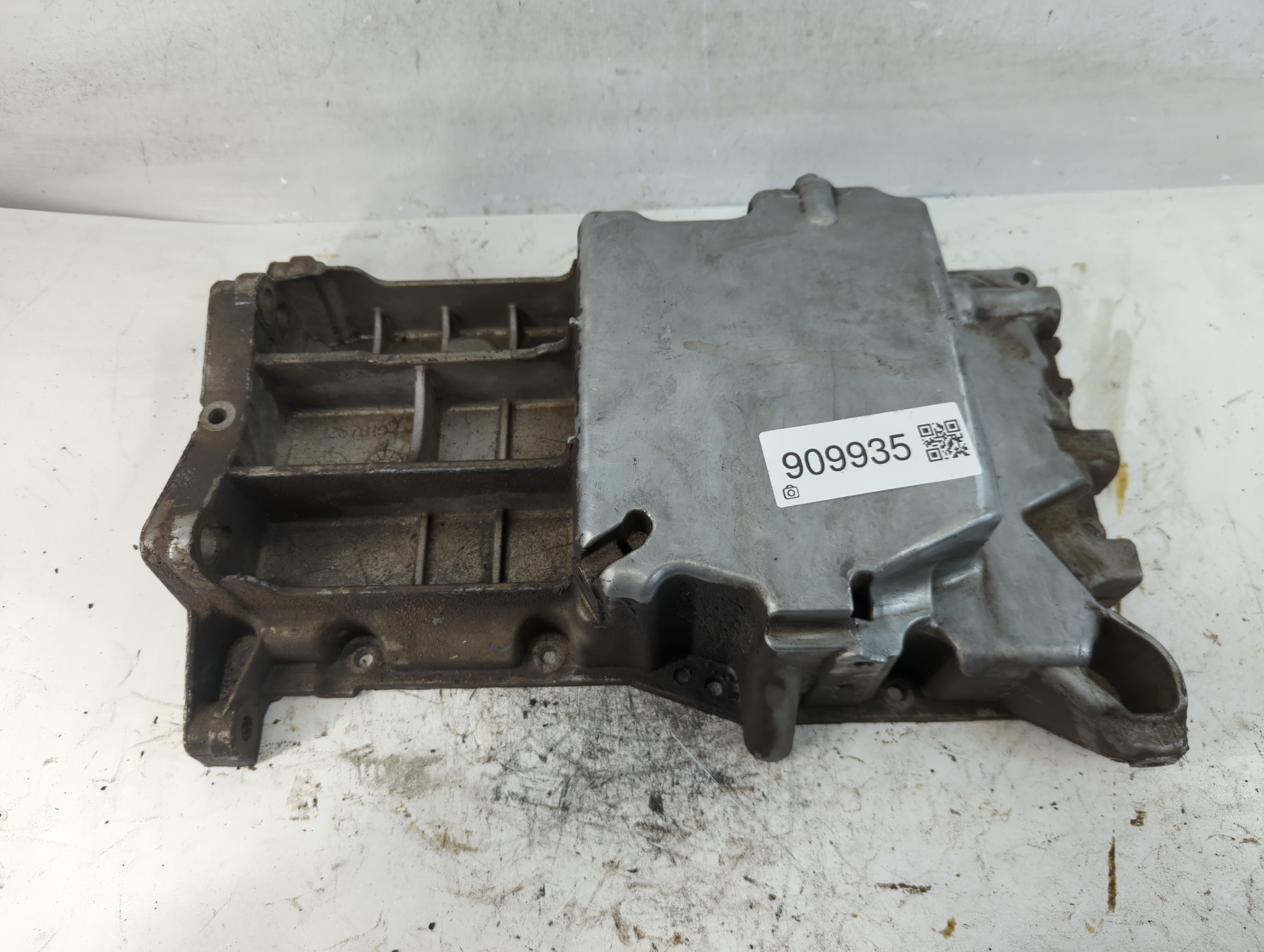2010-2017 Chevrolet Equinox Engine Oil Pan 909935 - Oemusedautoparts1.com