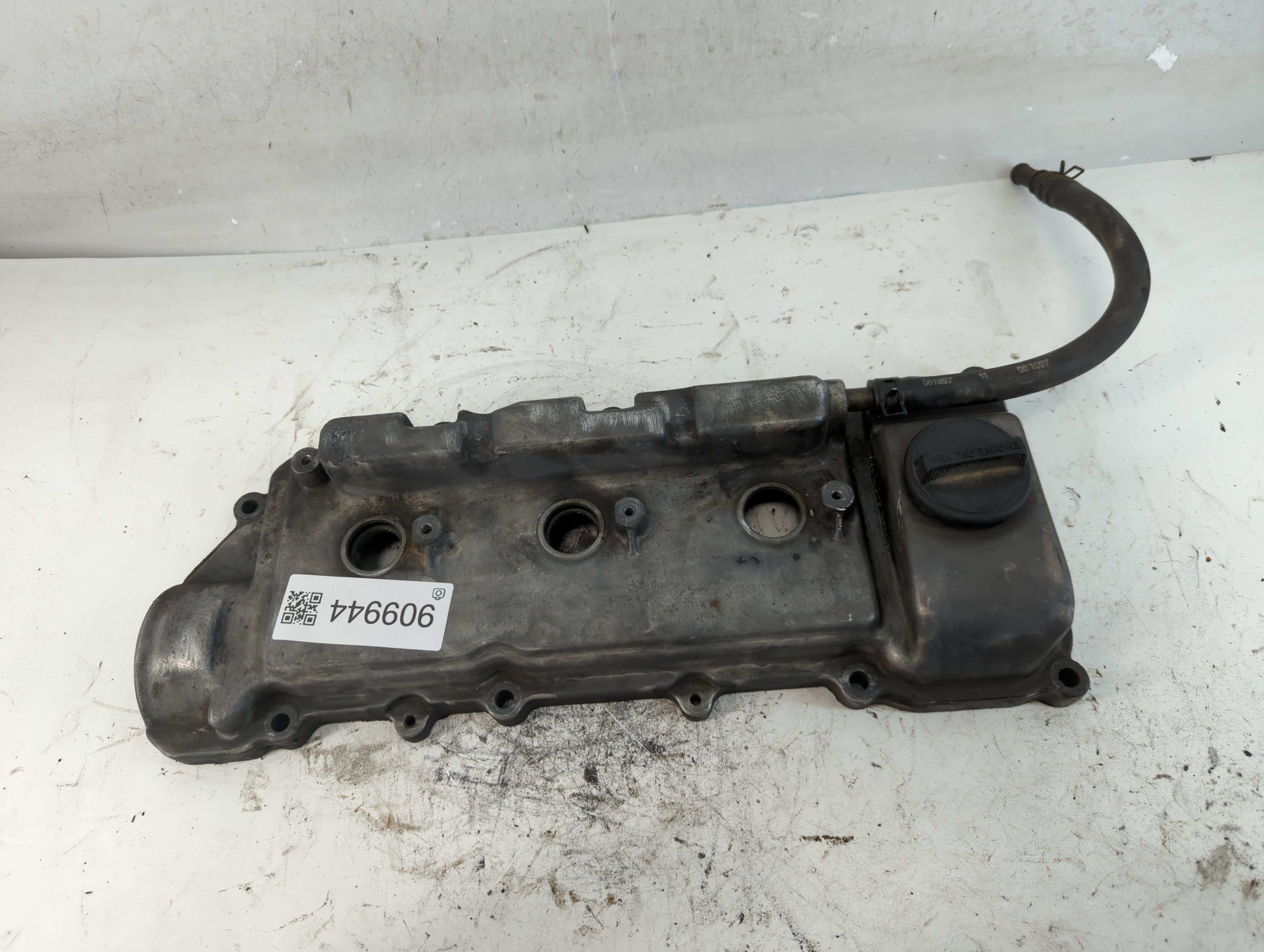 2000 Toyota Camry Passenger Right Cylinder Head Valve Cover 909944 - Oemusedautoparts1.com