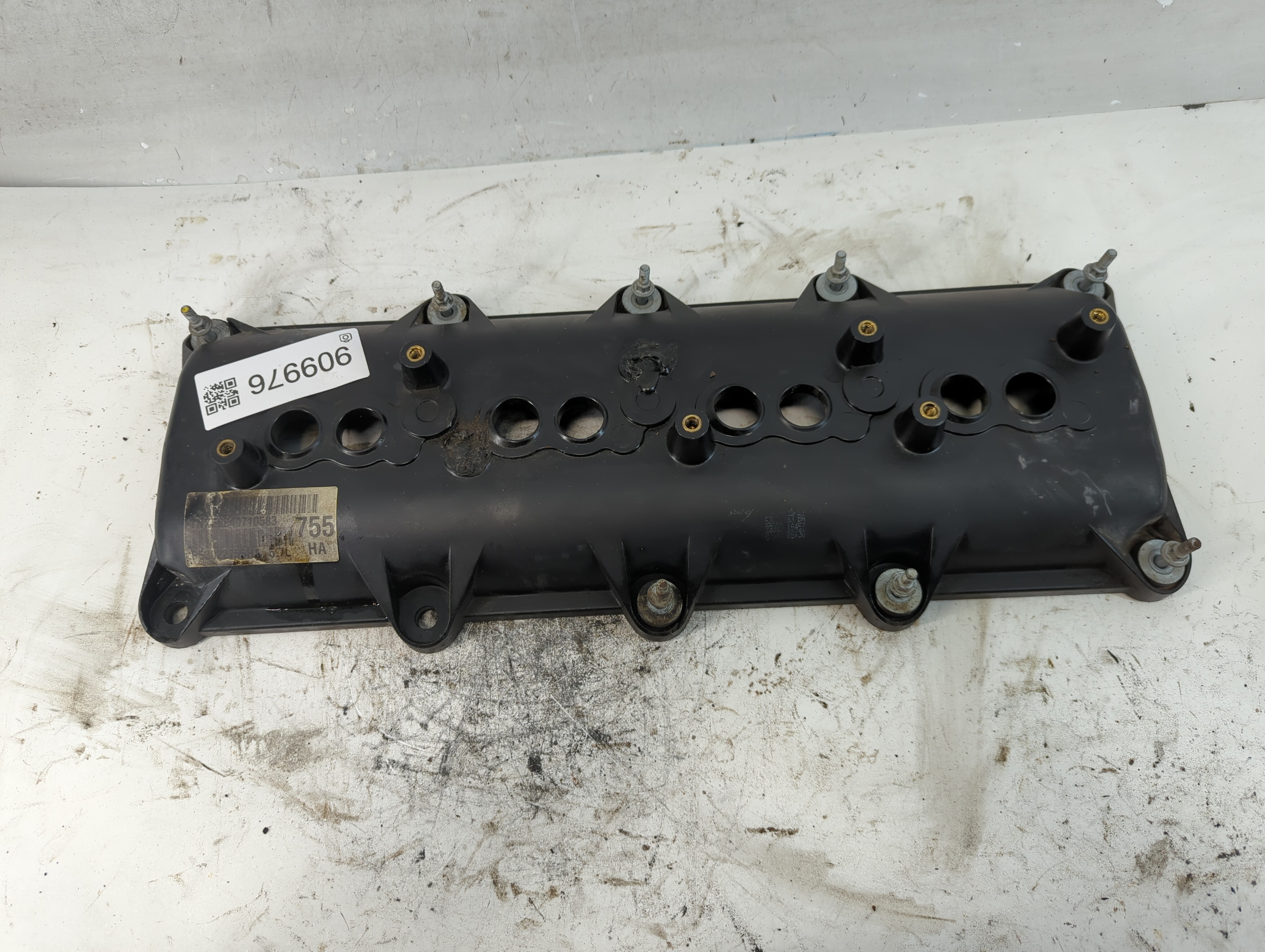 2007 Chrysler Aspen Driver Left Cylinder Head Valve Cover 909976 - Oemusedautoparts1.com