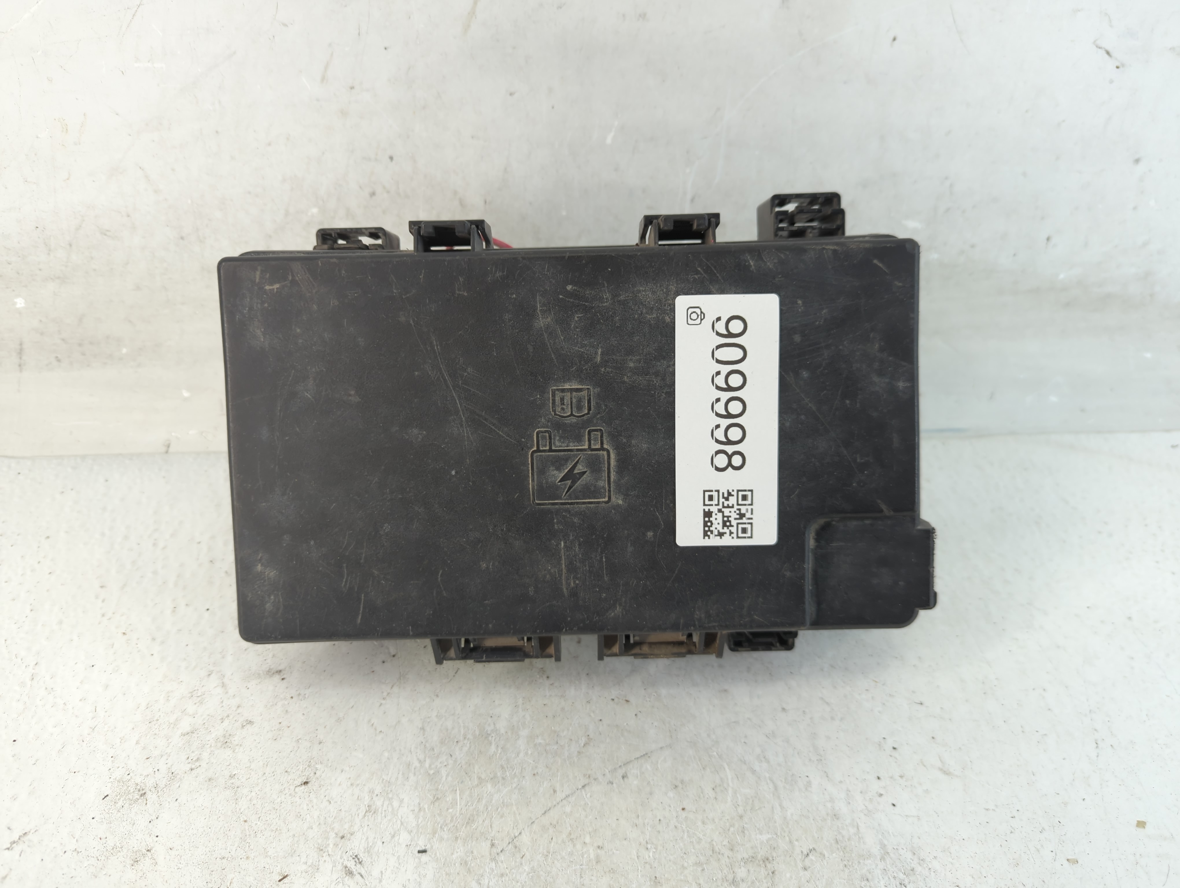 Picture of 2013 Dodge Ram 1500 Fusebox Fuse Box Relay Module P68089578ad 909998