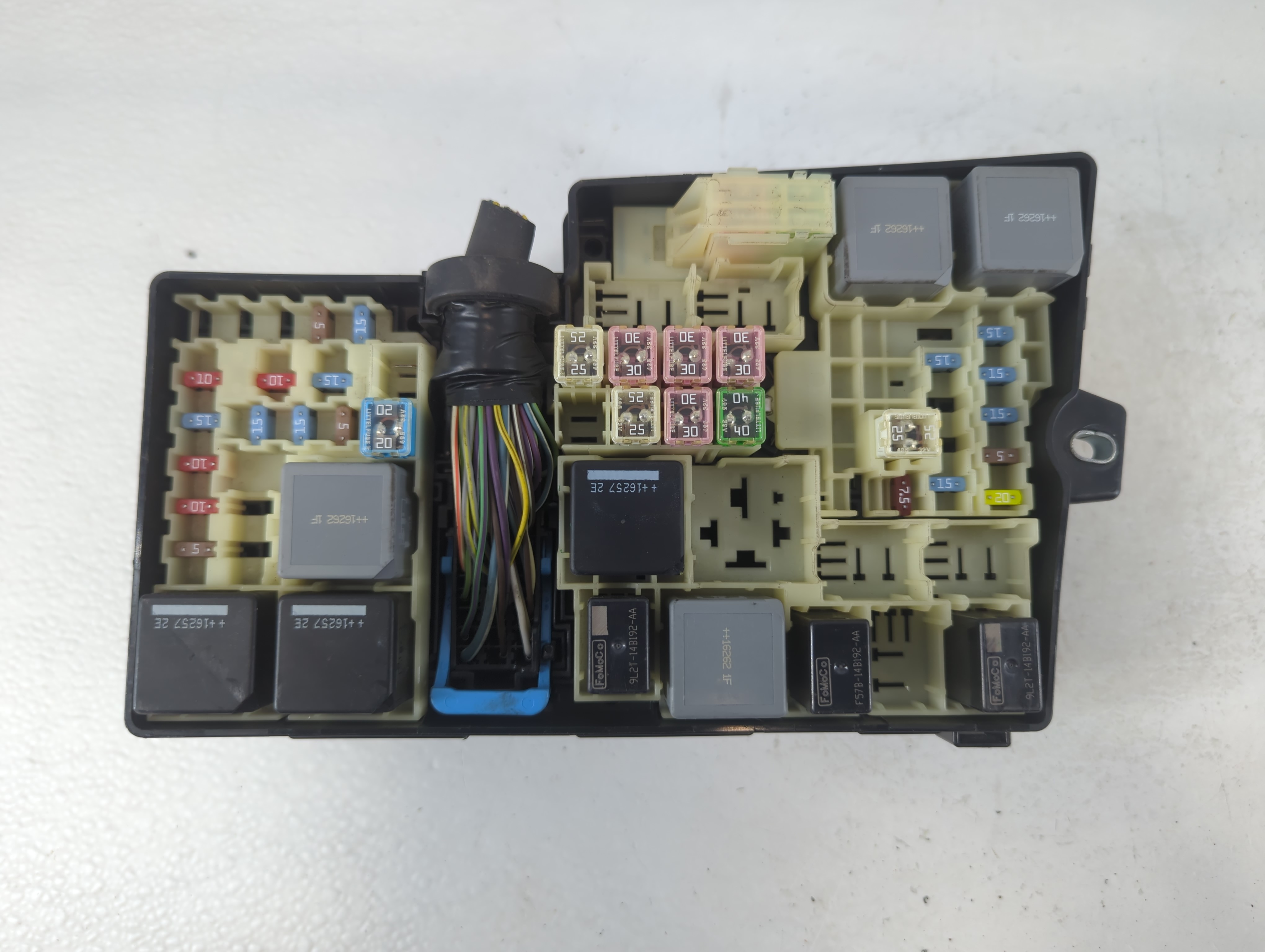 2017-2018 Ford Focus Fusebox Fuse Box Relay Module 910018 - Oemusedautoparts1.com