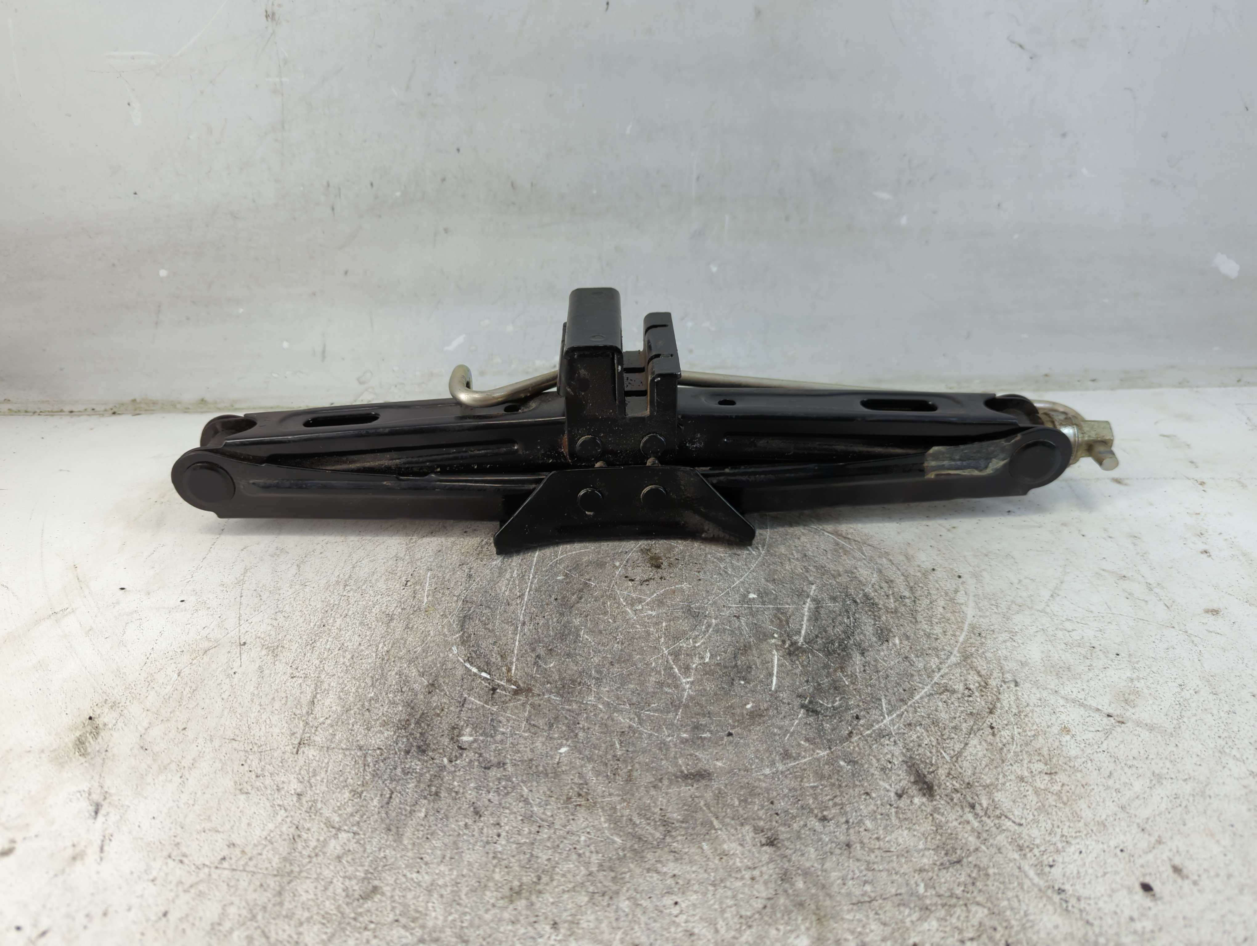 2018 Ford Transit Spare Scissor Car Jack 910154 - Oemusedautoparts1.com