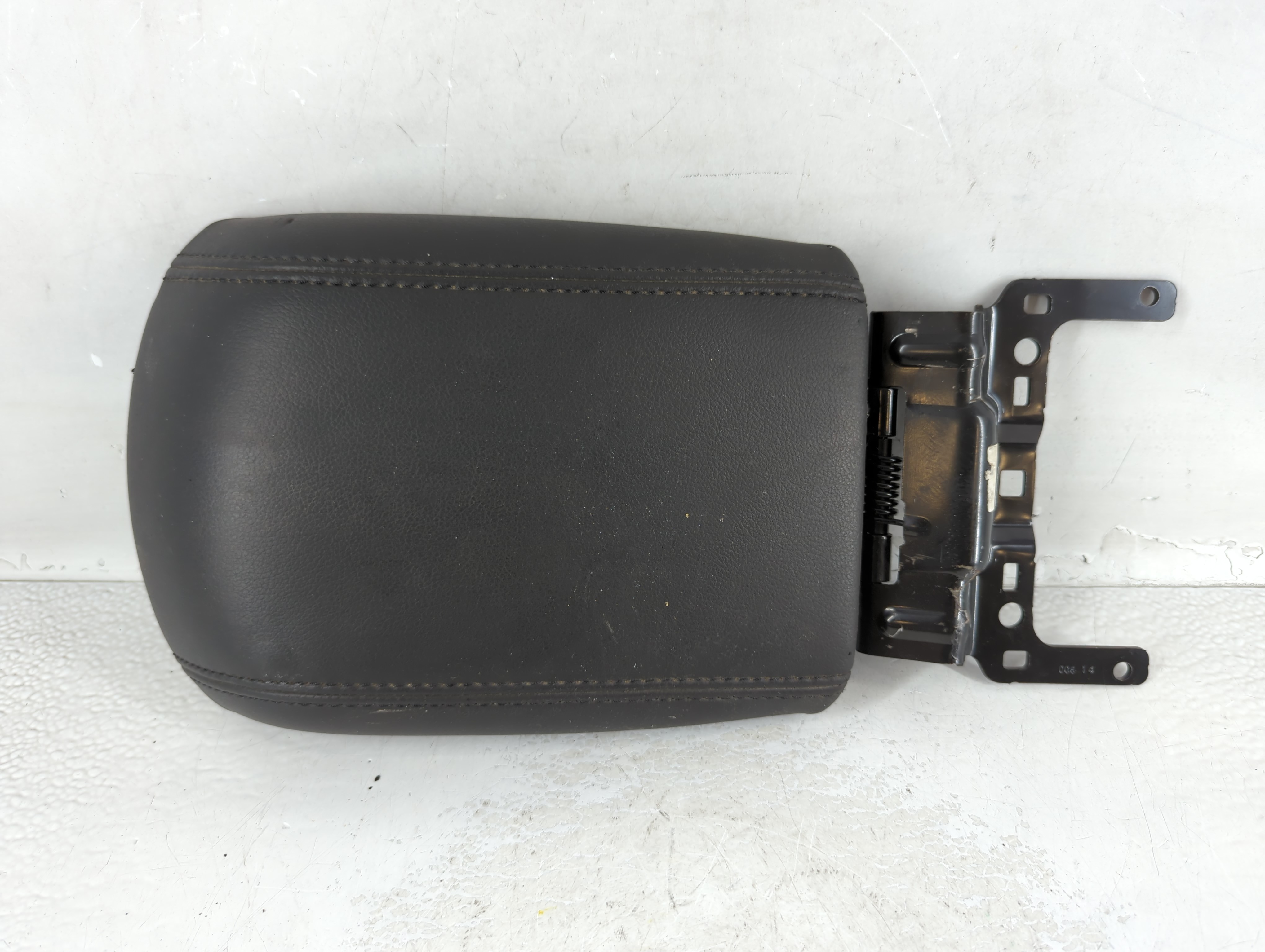2014 Ford C-max Center Console Armrest Cover Lid Black 910301 - Oemusedautoparts1.com