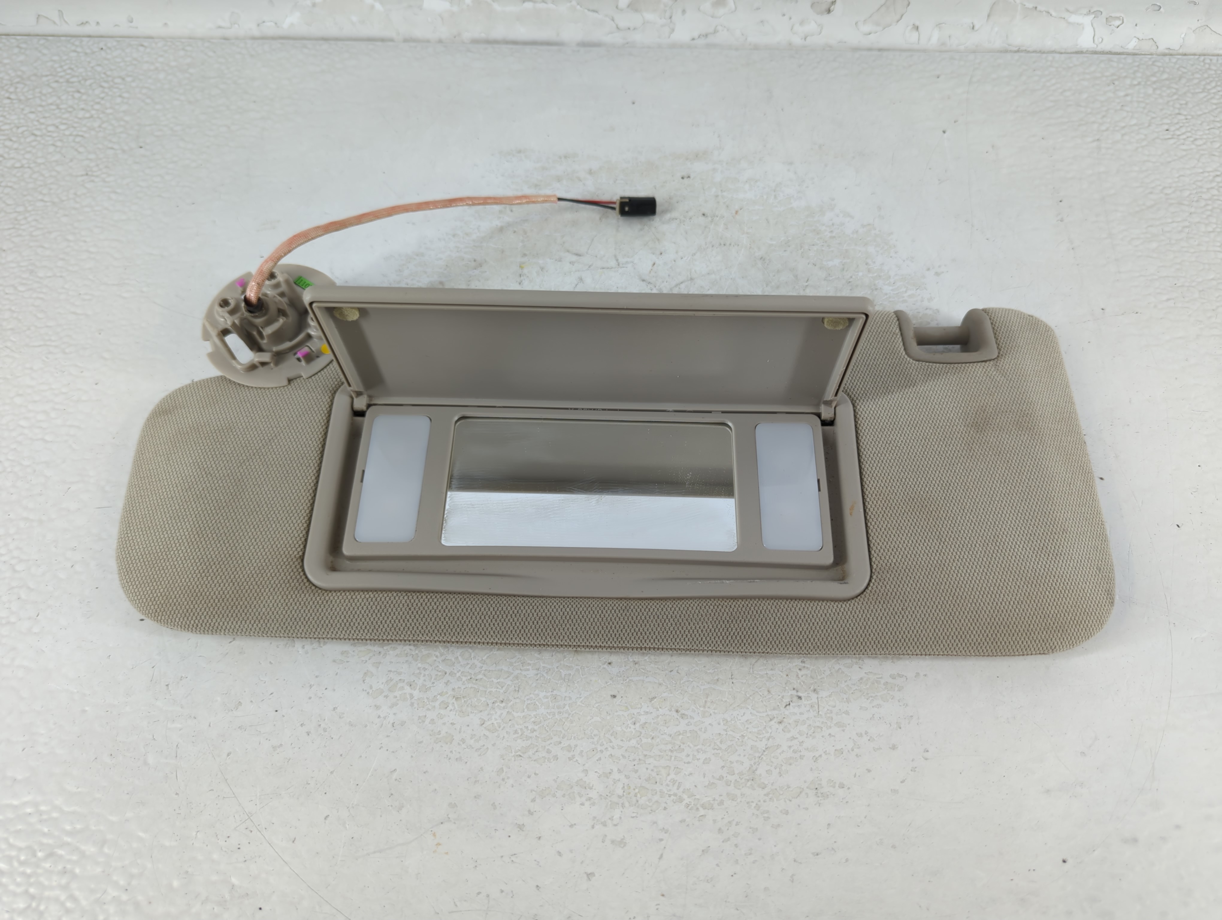 2011-2015 Chevrolet Volt Driver Sun Visor Mirror Left Sunvisor Grey 910407 - Oemusedautoparts1.com