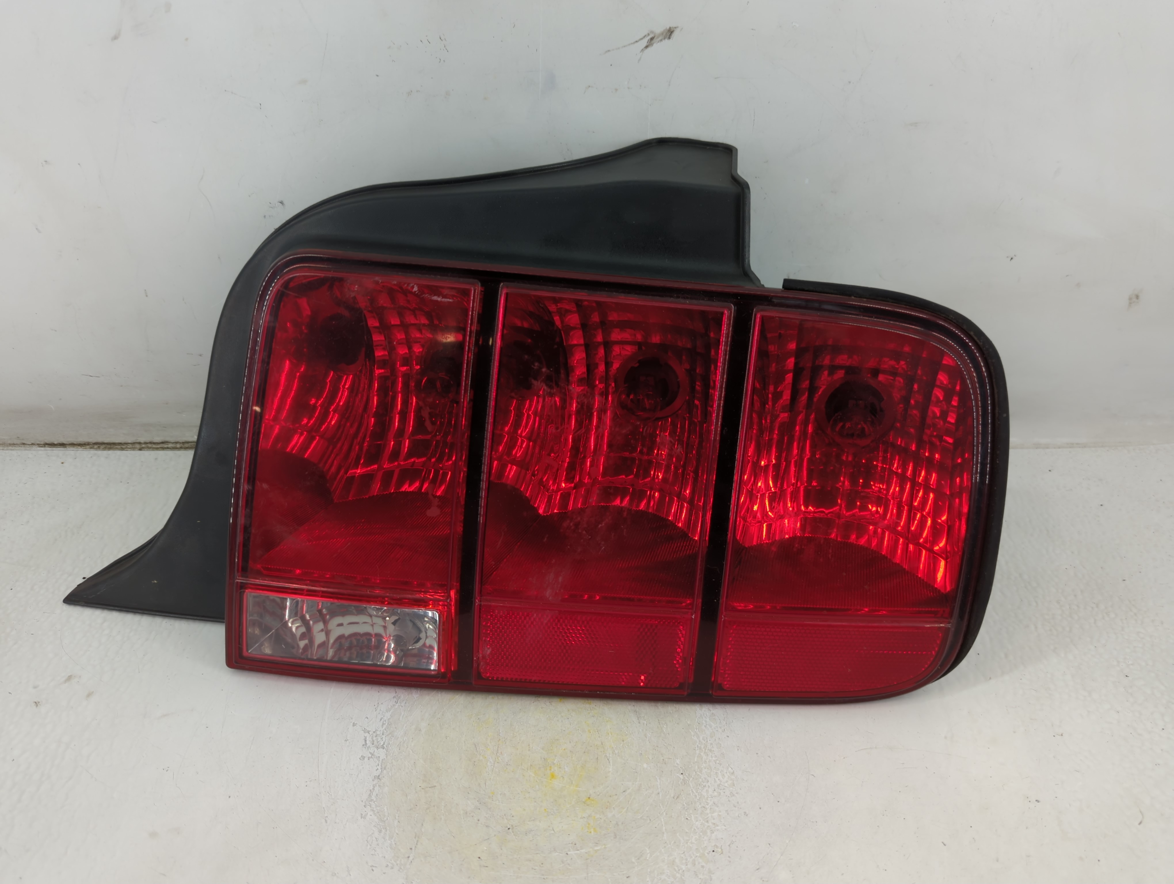 2005-2009 Ford Mustang Passenger Right Side Tail Light Taillight Oem 910781 - Oemusedautoparts1.com