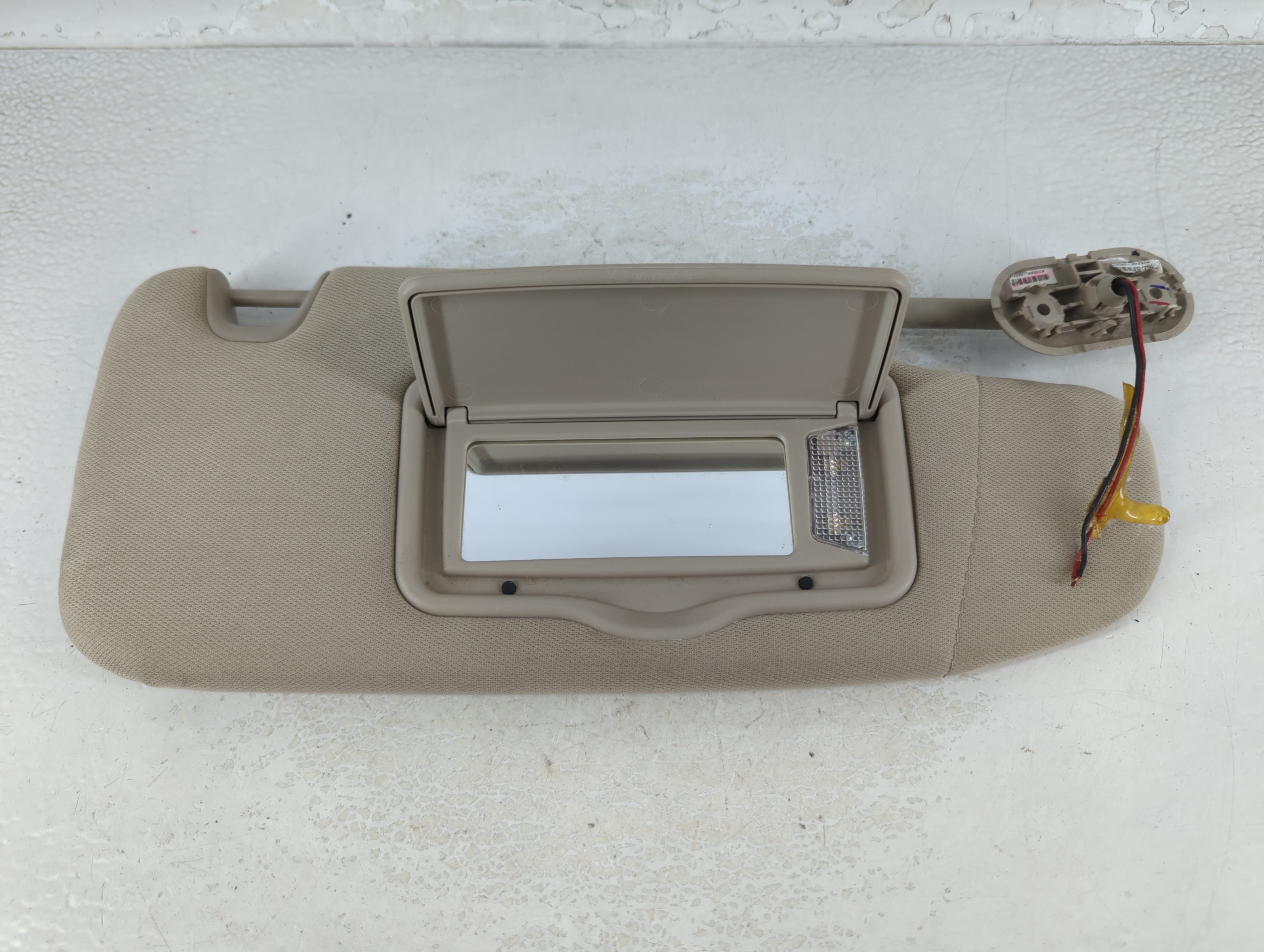 2010-2012 Ford Fusion Passenger Sun Visor Mirror Right Sunvisor Grey 910930 - Oemusedautoparts1.com