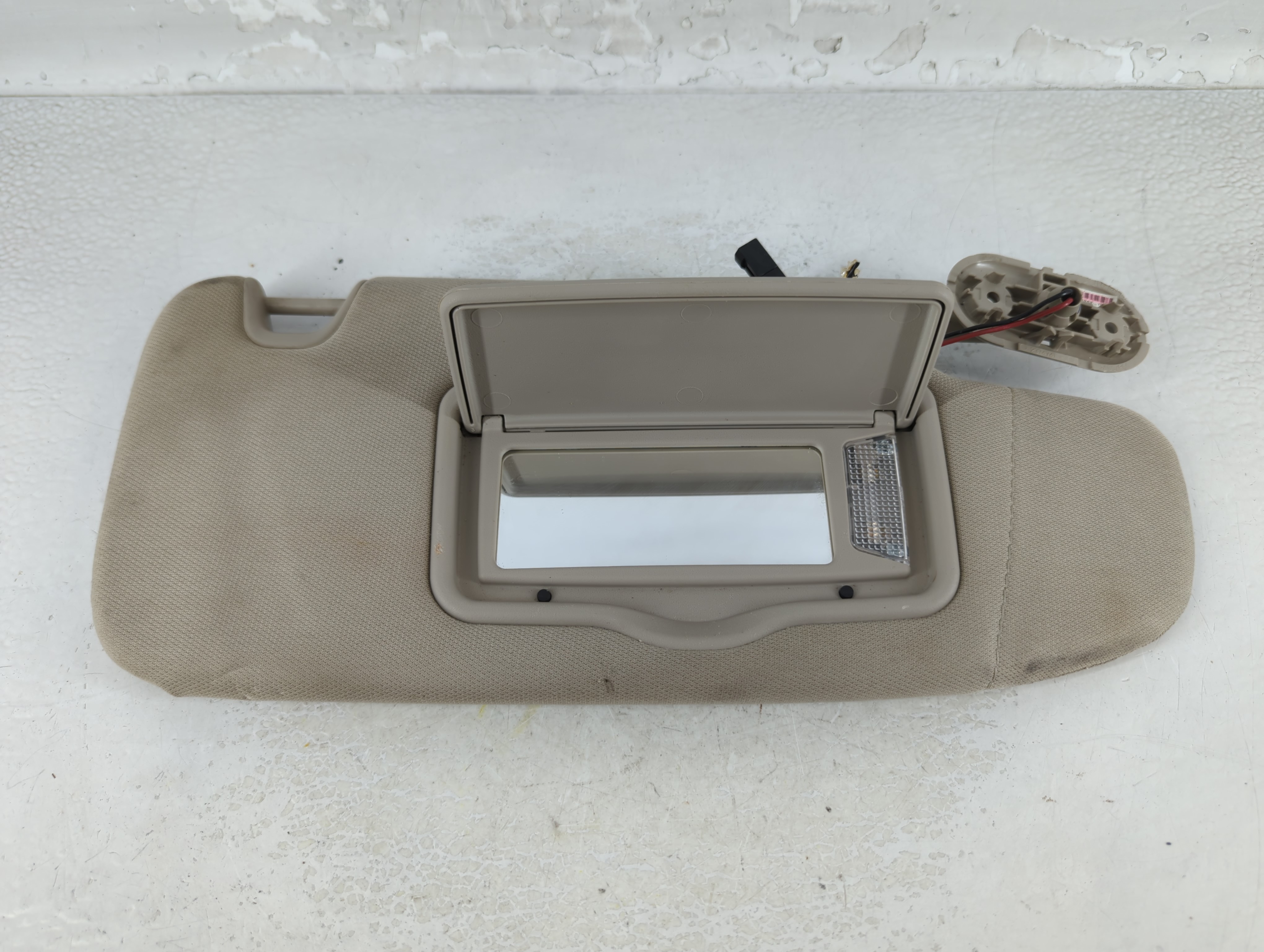 2010-2012 Ford Fusion Passenger Sun Visor Mirror Right Sunvisor Grey 911055 - Oemusedautoparts1.com