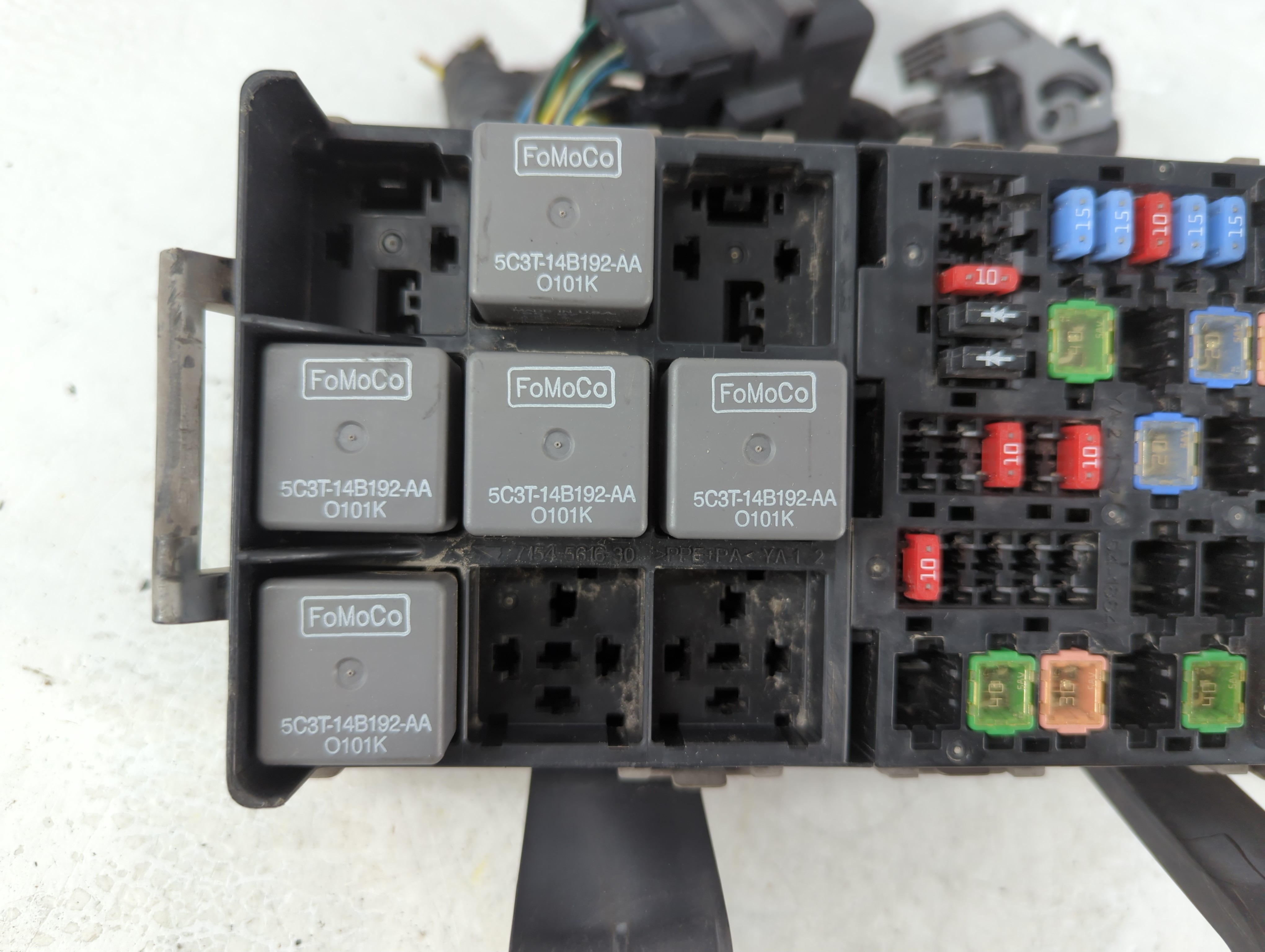 2010-2012 Ford Fusion Fusebox Fuse Box Relay Module 911085 - Oemusedautoparts1.com