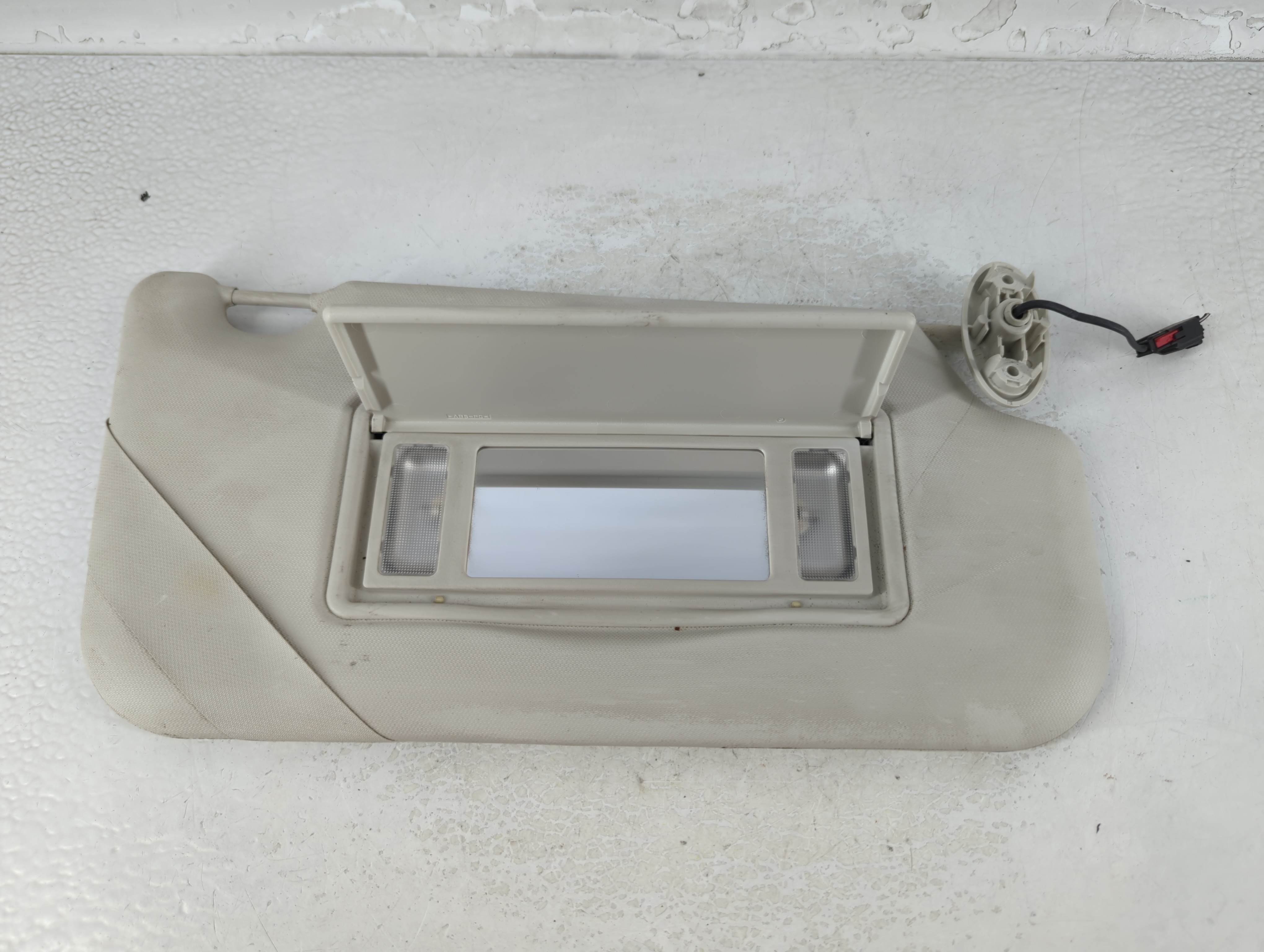 2013-2018 Ford Focus Driver Sun Visor Mirror Left Sunvisor Light Grey 911129 - Oemusedautoparts1.com