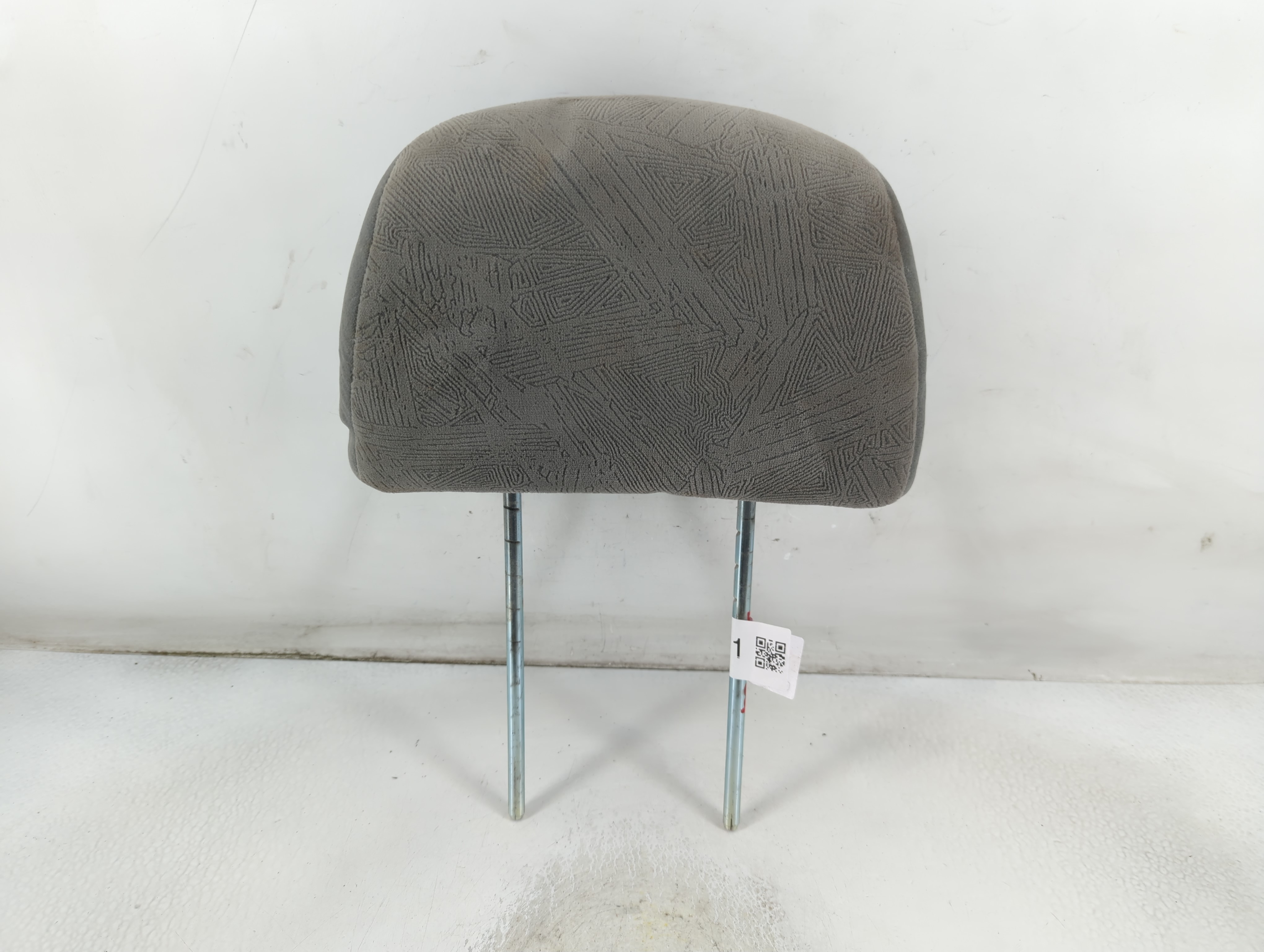 Picture of 2001 Mitsubishi Montero Headrest Head Rest Front Driver Passenger Seat 911411