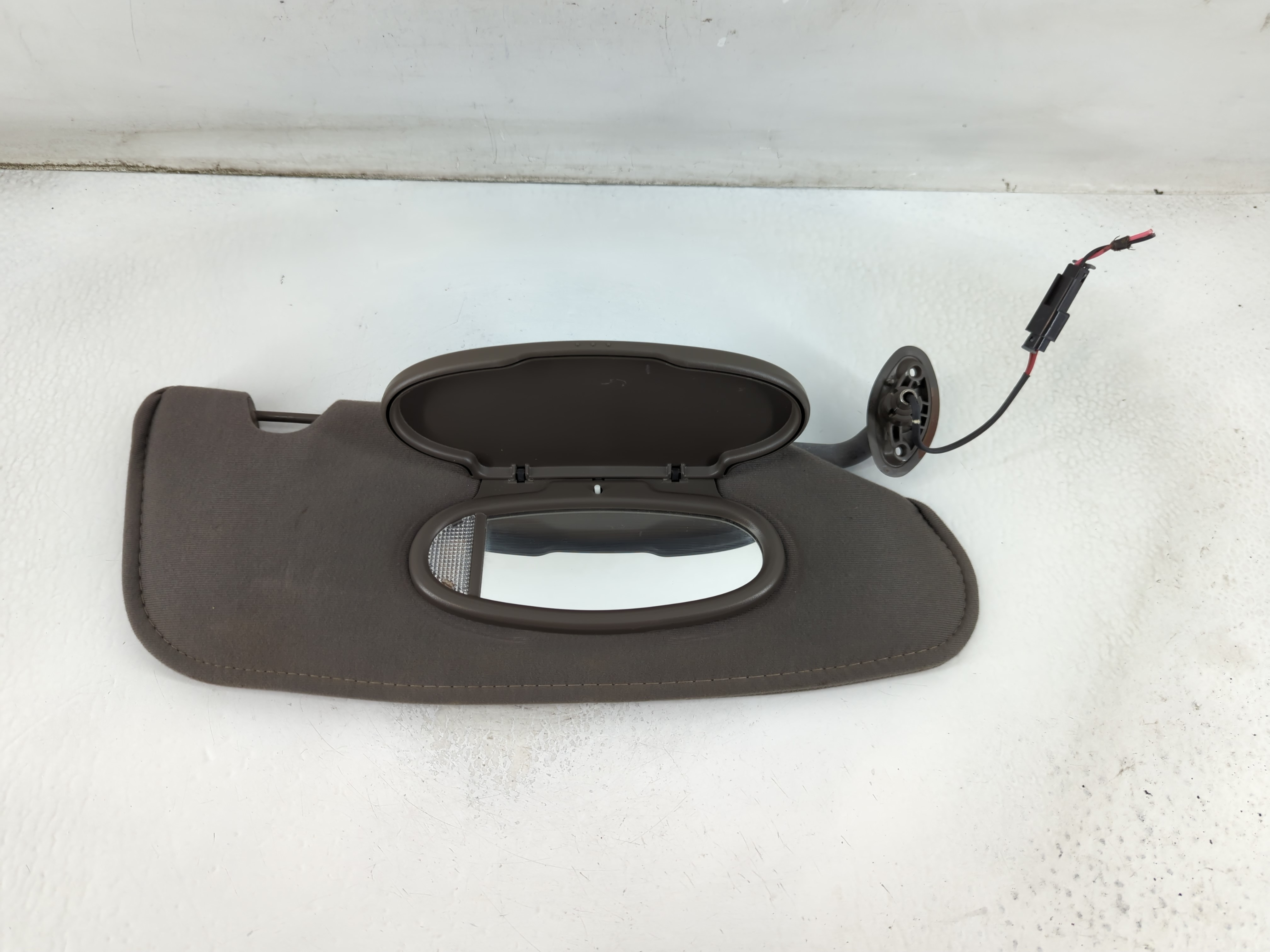 2003-2005 Chrysler Pt Cruiser Passenger Sun Visor Mirror Right Sunvisor 911439 - Oemusedautoparts1.com