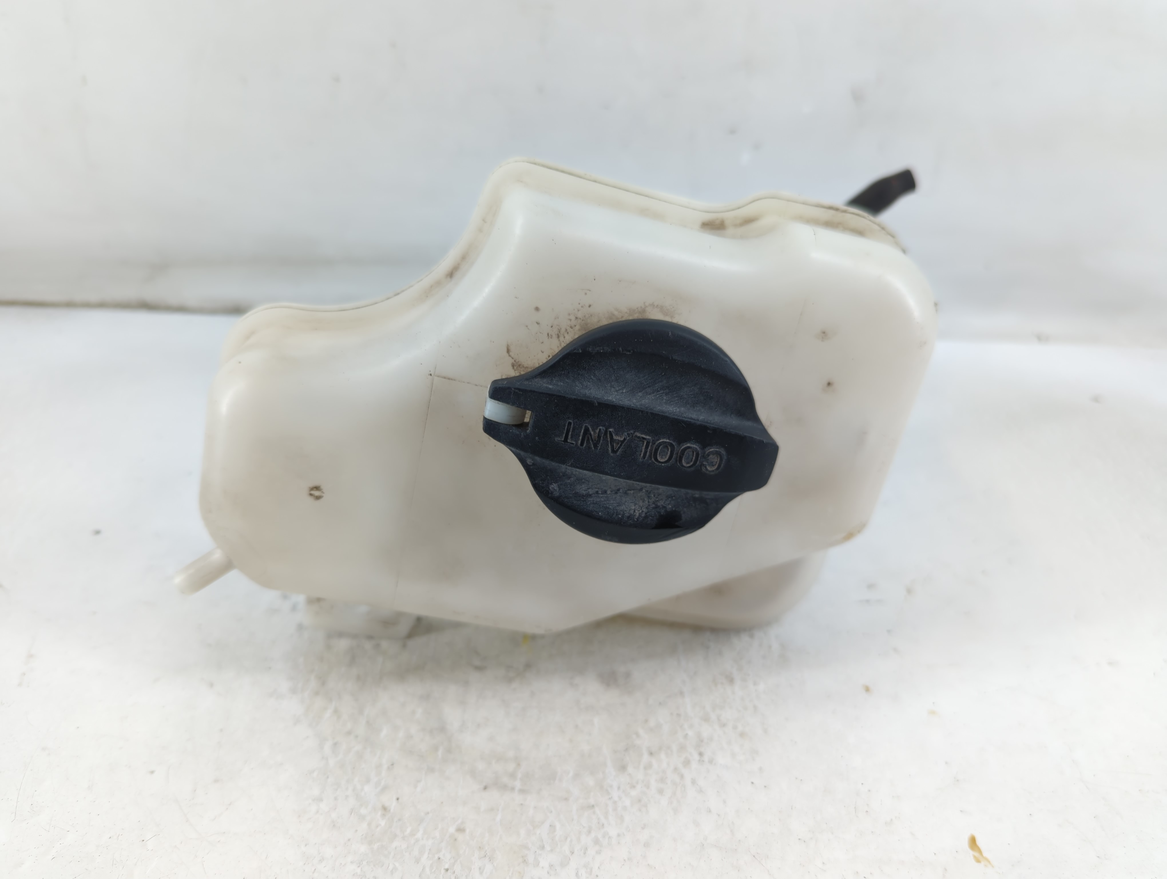 2011-2015 Hyundai Sonata Windshield Washer Fluid Reservoir Bottle Oem 911515 - Oemusedautoparts1.com