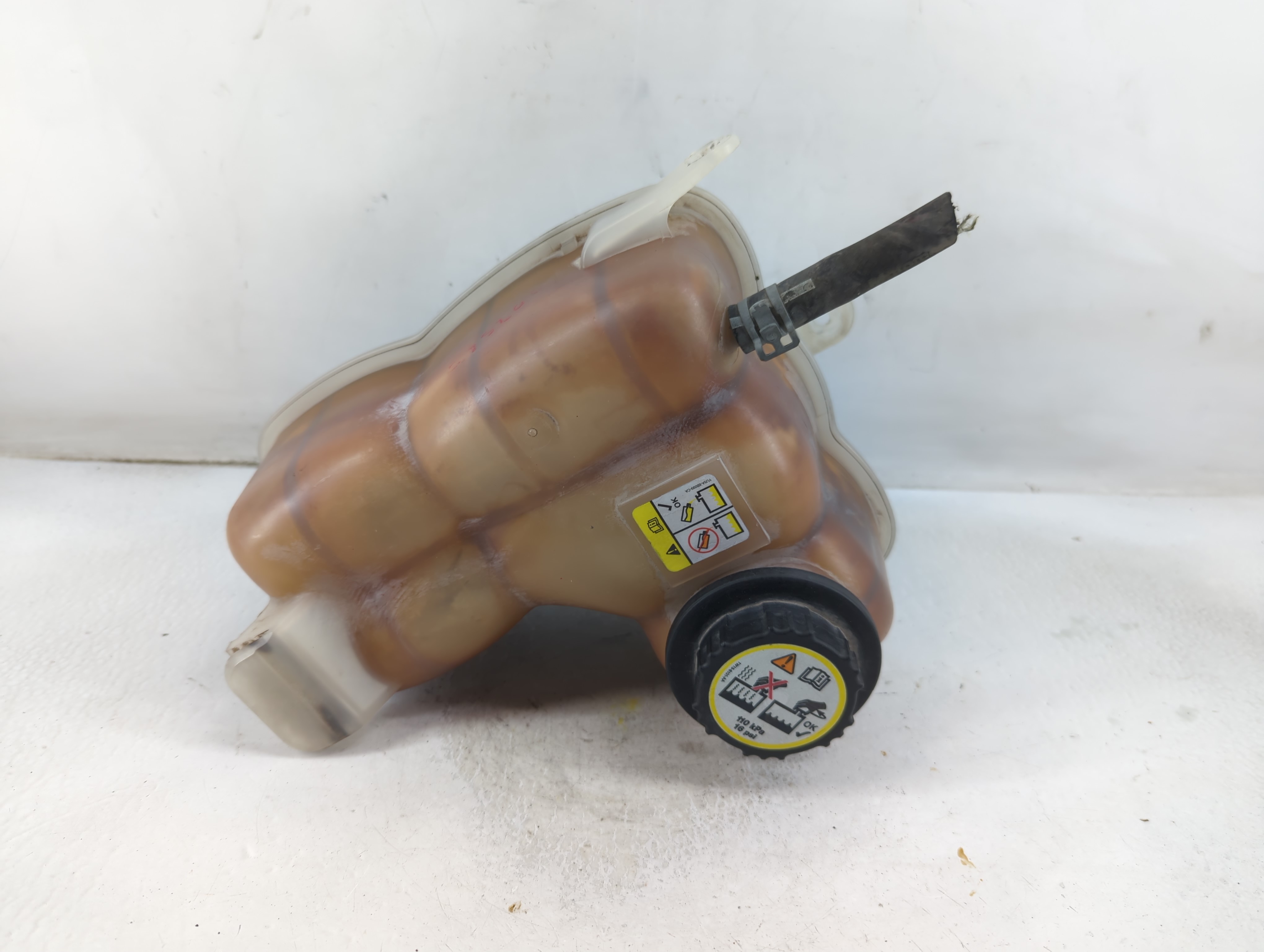 1998-2006 Ford F-150 Windshield Washer Fluid Reservoir Bottle Oem 911517 - Oemusedautoparts1.com
