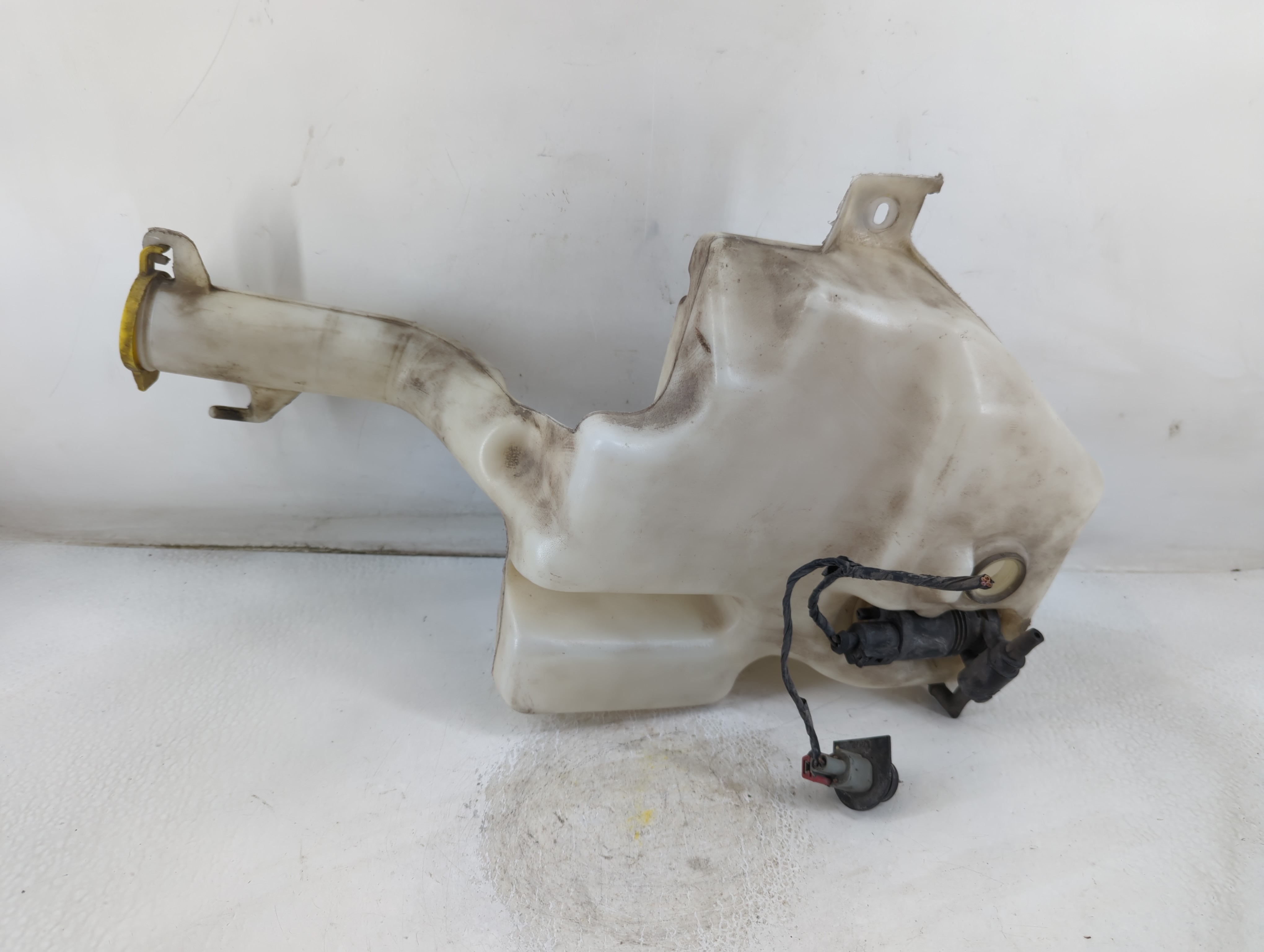 Picture of Dodge Caravan Windshield Washer Fluid Reservoir Bottle Oem 911520