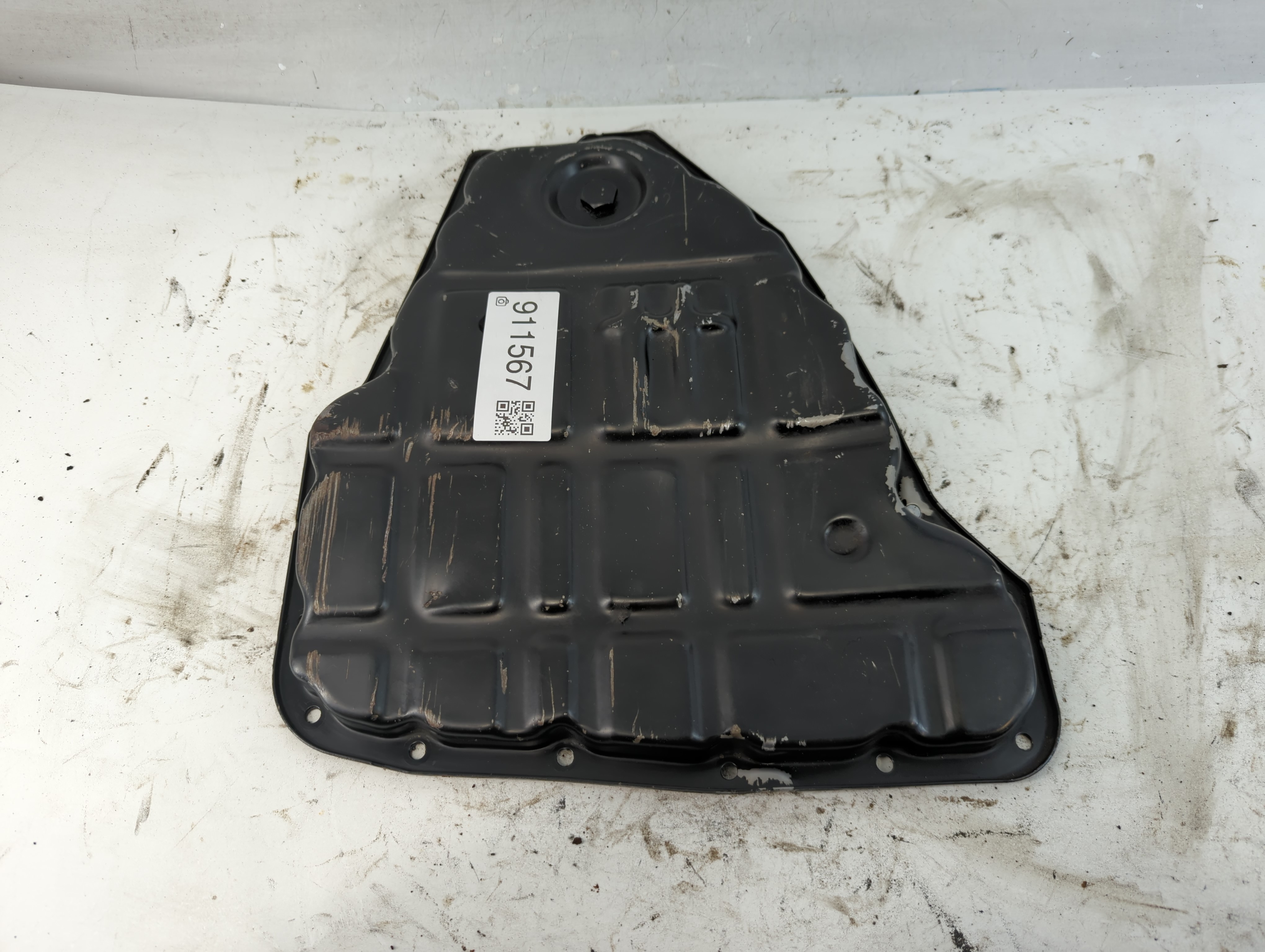 2000-2001 Infiniti I30 Engine Oil Pan 911567 - Oemusedautoparts1.com