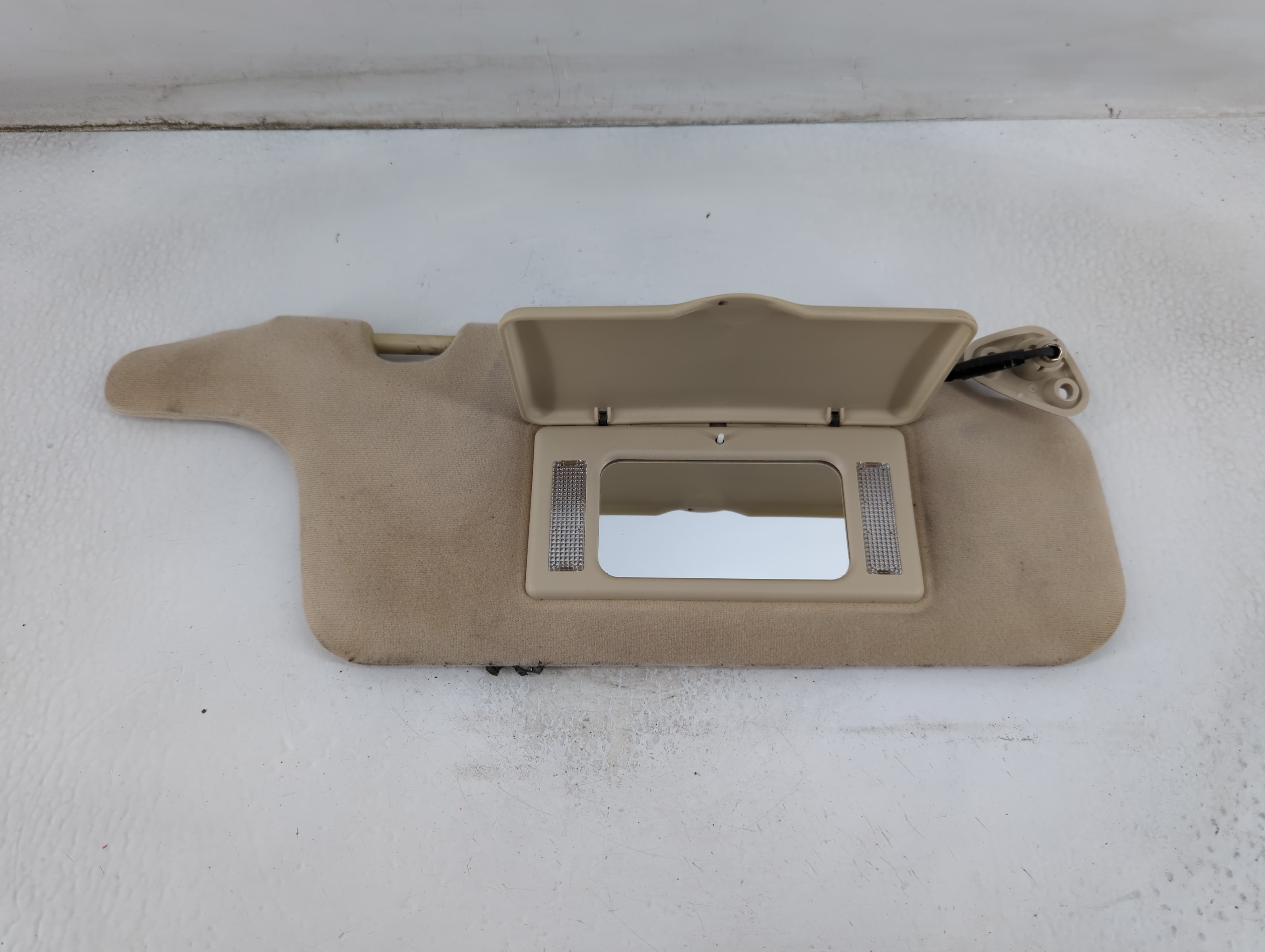 2000-2001 Subaru Legacy Passenger Sun Visor Mirror Right Sunvisor Cream 911582 - Oemusedautoparts1.com