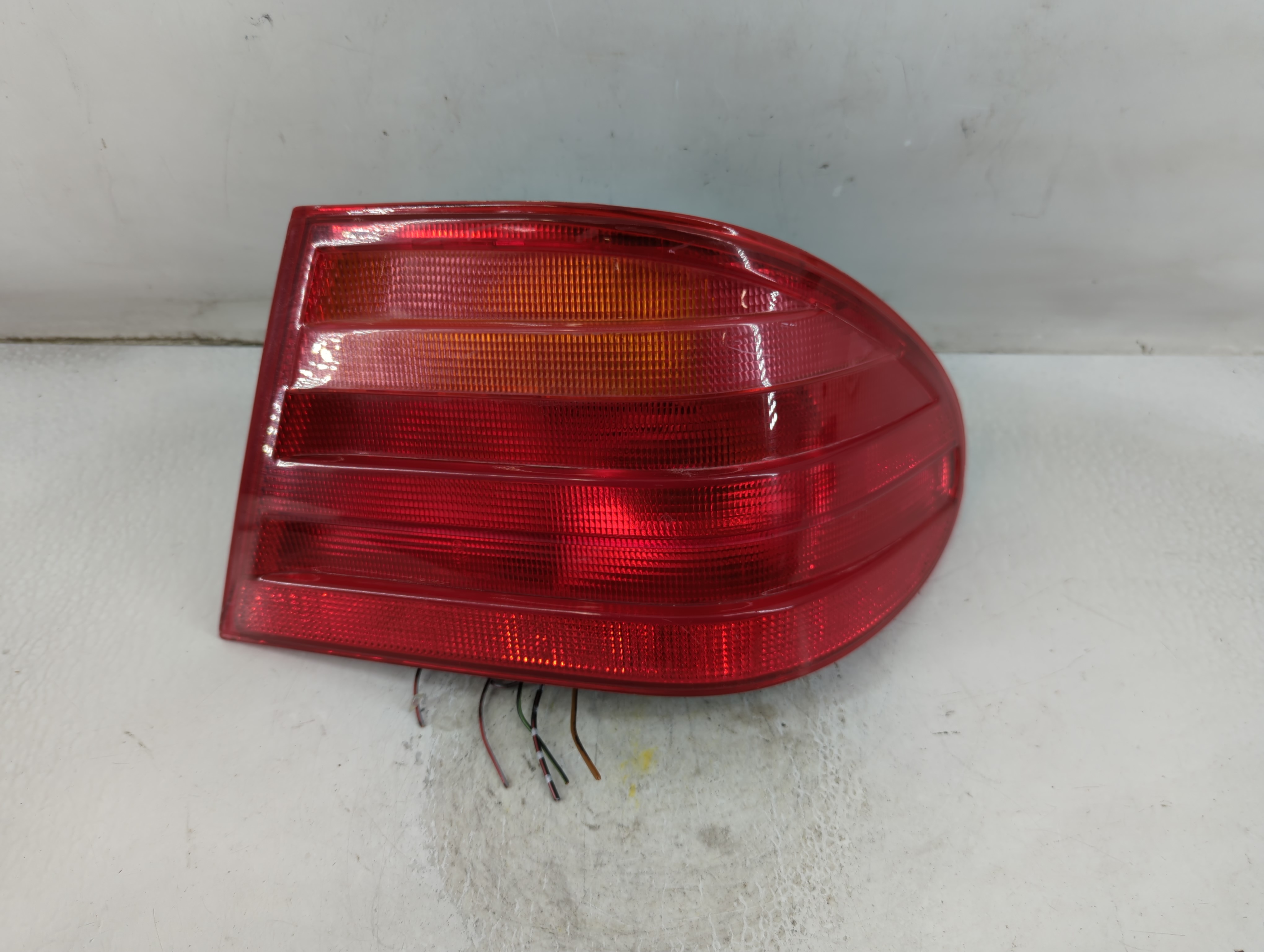 1996 Mercedes-benz E320 Passenger Right Side Tail Light Taillight Oem 911615 - Oemusedautoparts1.com