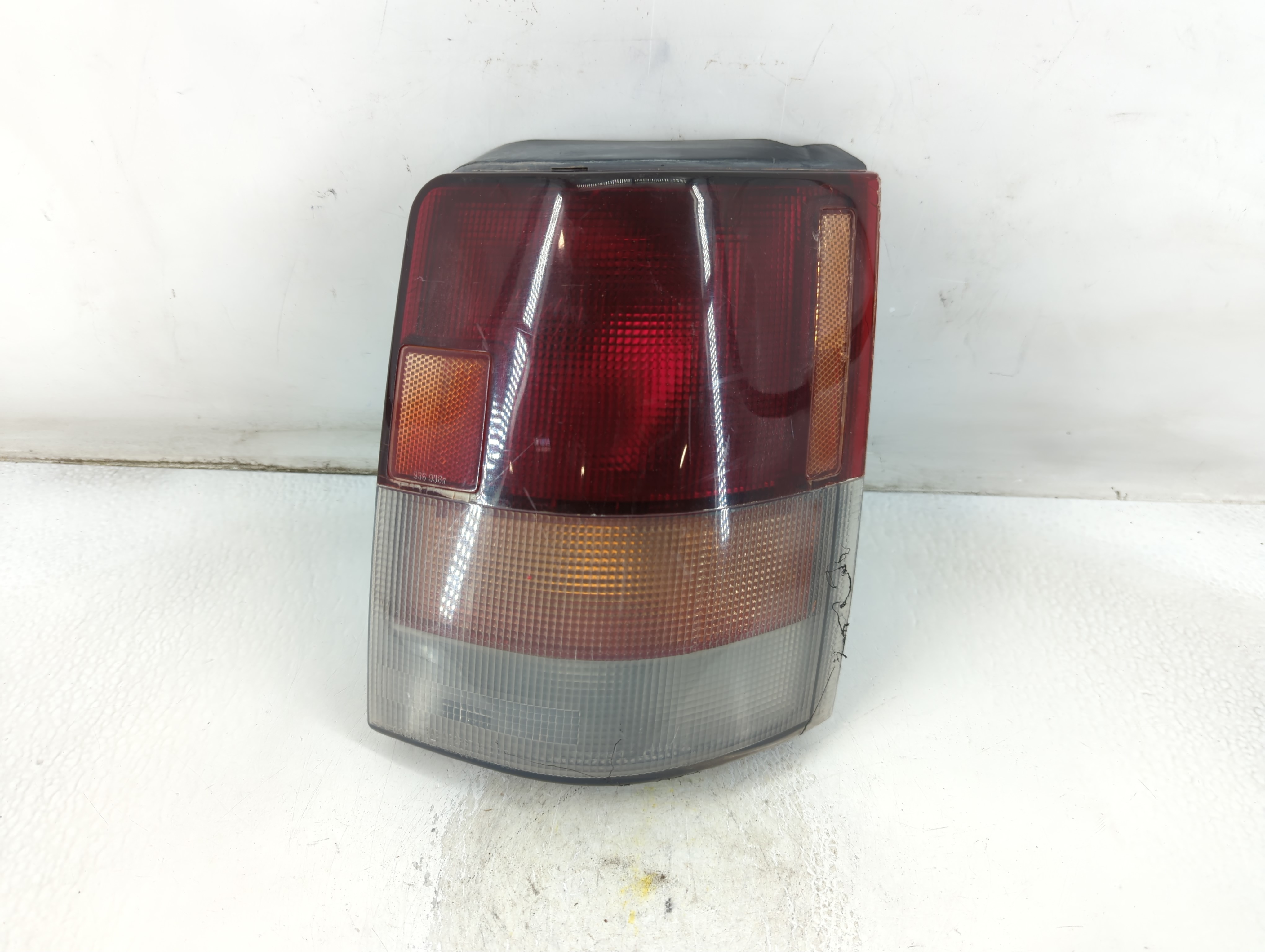 Picture of 1992 Subaru Legacy Passenger Right Side Tail Light Taillight Oem 911654