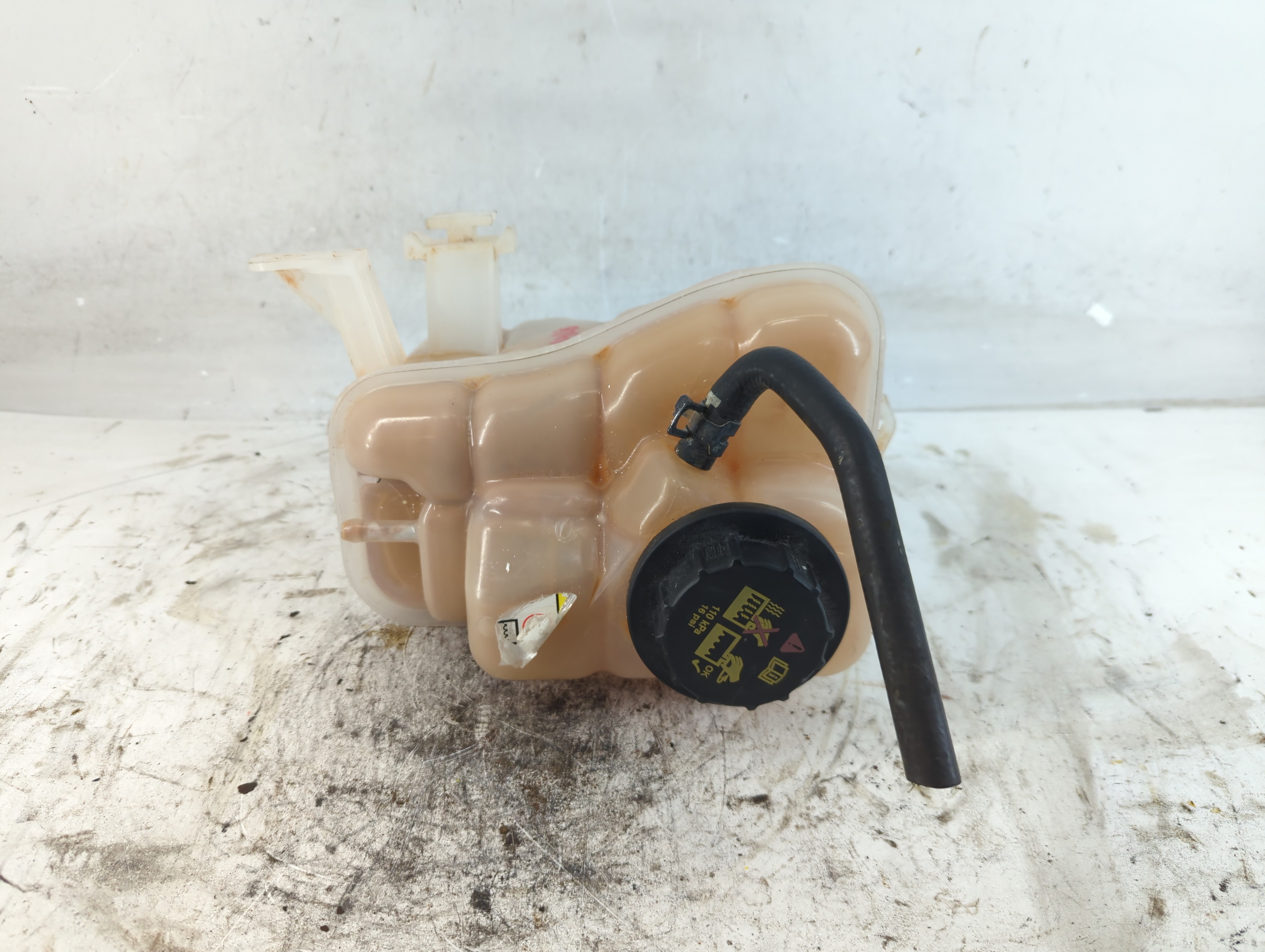 1997-2007 Ford Taurus Windshield Washer Fluid Reservoir Bottle Oem 911655 - Oemusedautoparts1.com