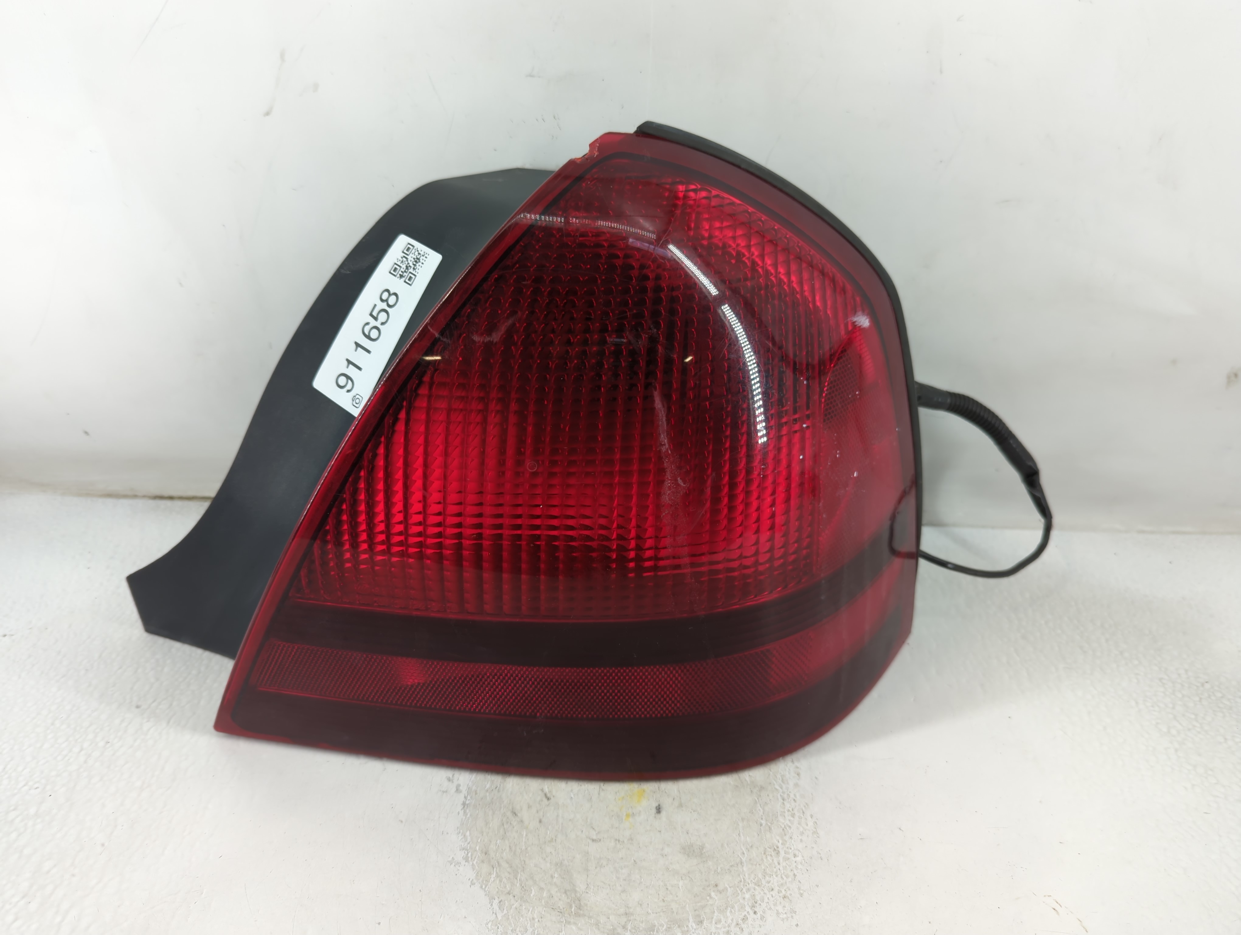 Picture of 2003 Mercury Grand Marquis Passenger Right Side Tail Light Taillight Oem 911658