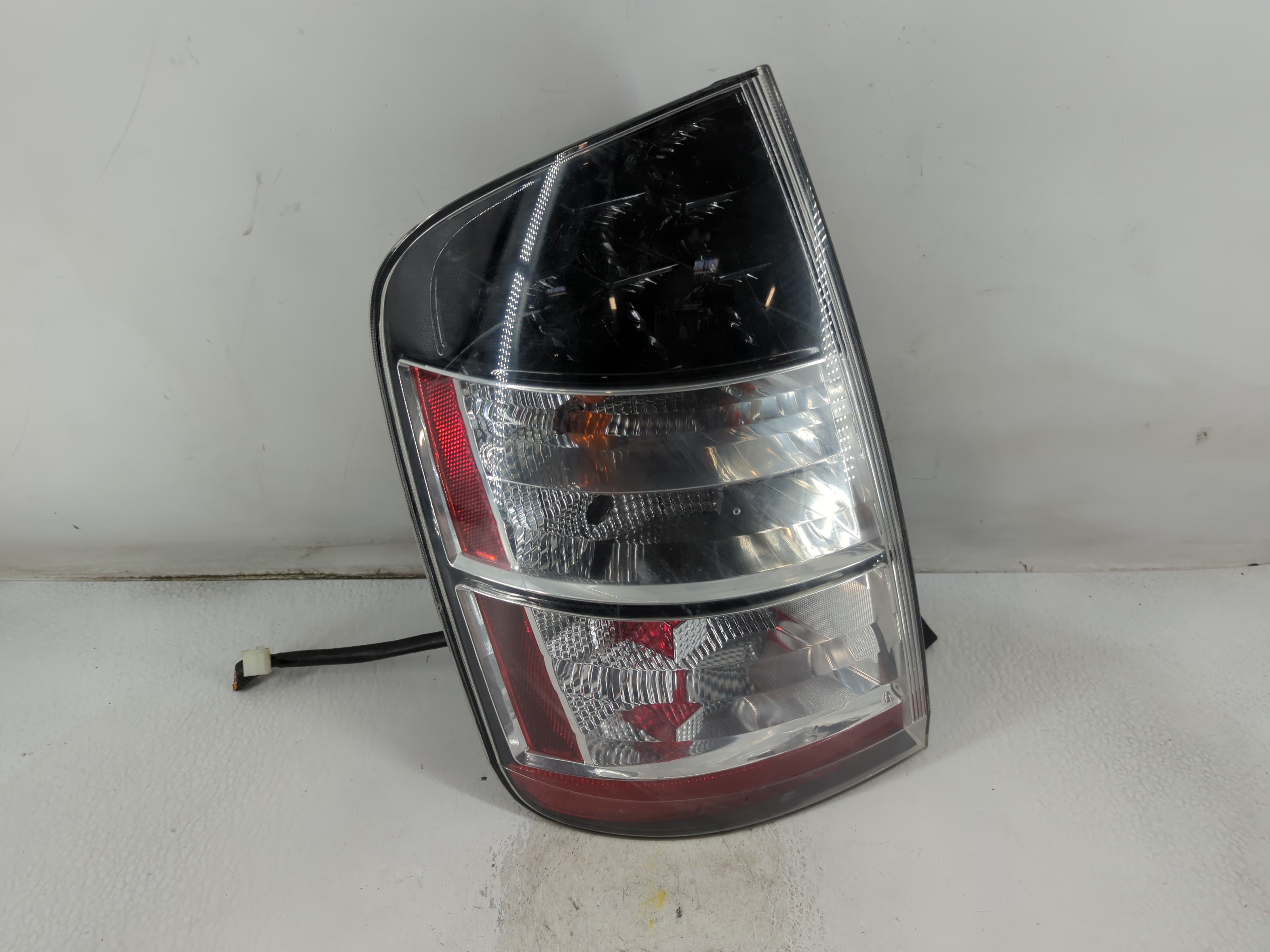 2004-2005 Toyota Prius Driver Left Side Tail Light Taillight Oem 911659 - Oemusedautoparts1.com