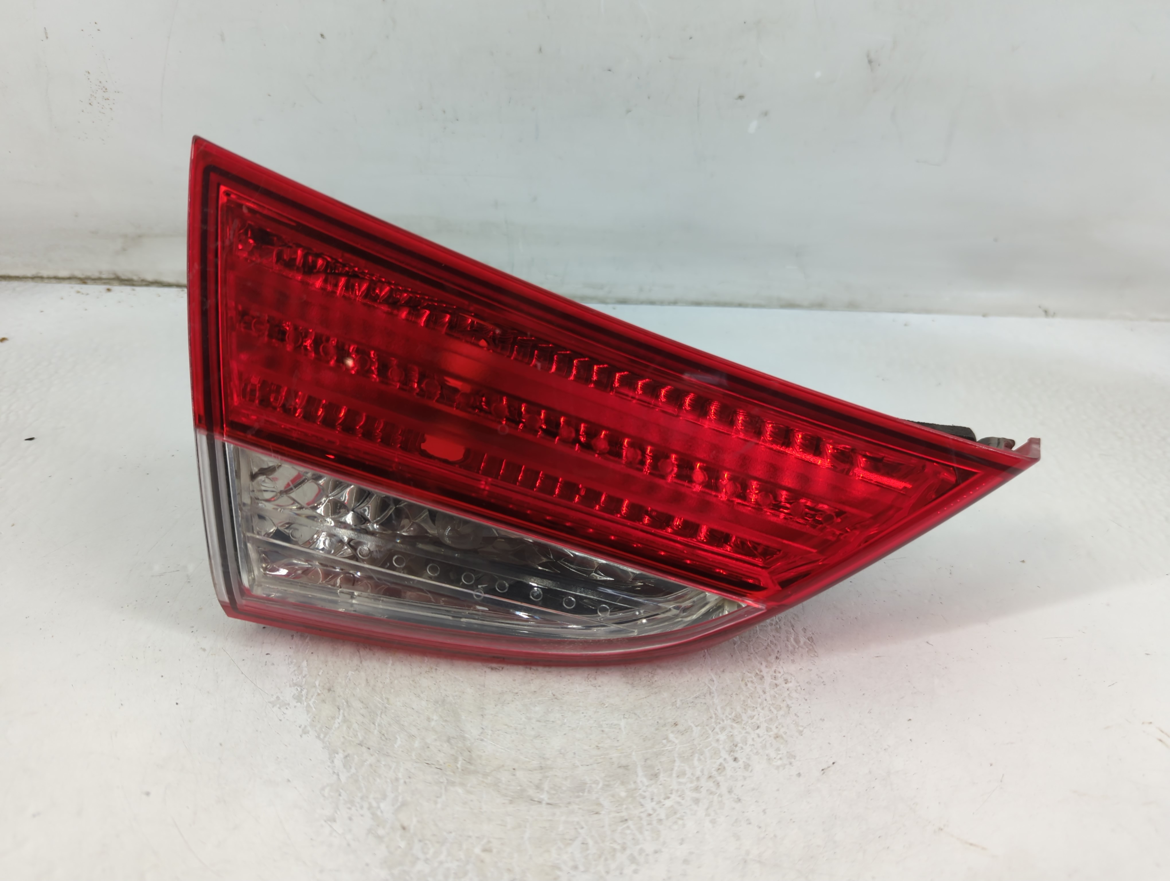 2011-2013 Hyundai Elantra Driver Left Side Tail Light Taillight Oem 911682 - Oemusedautoparts1.com
