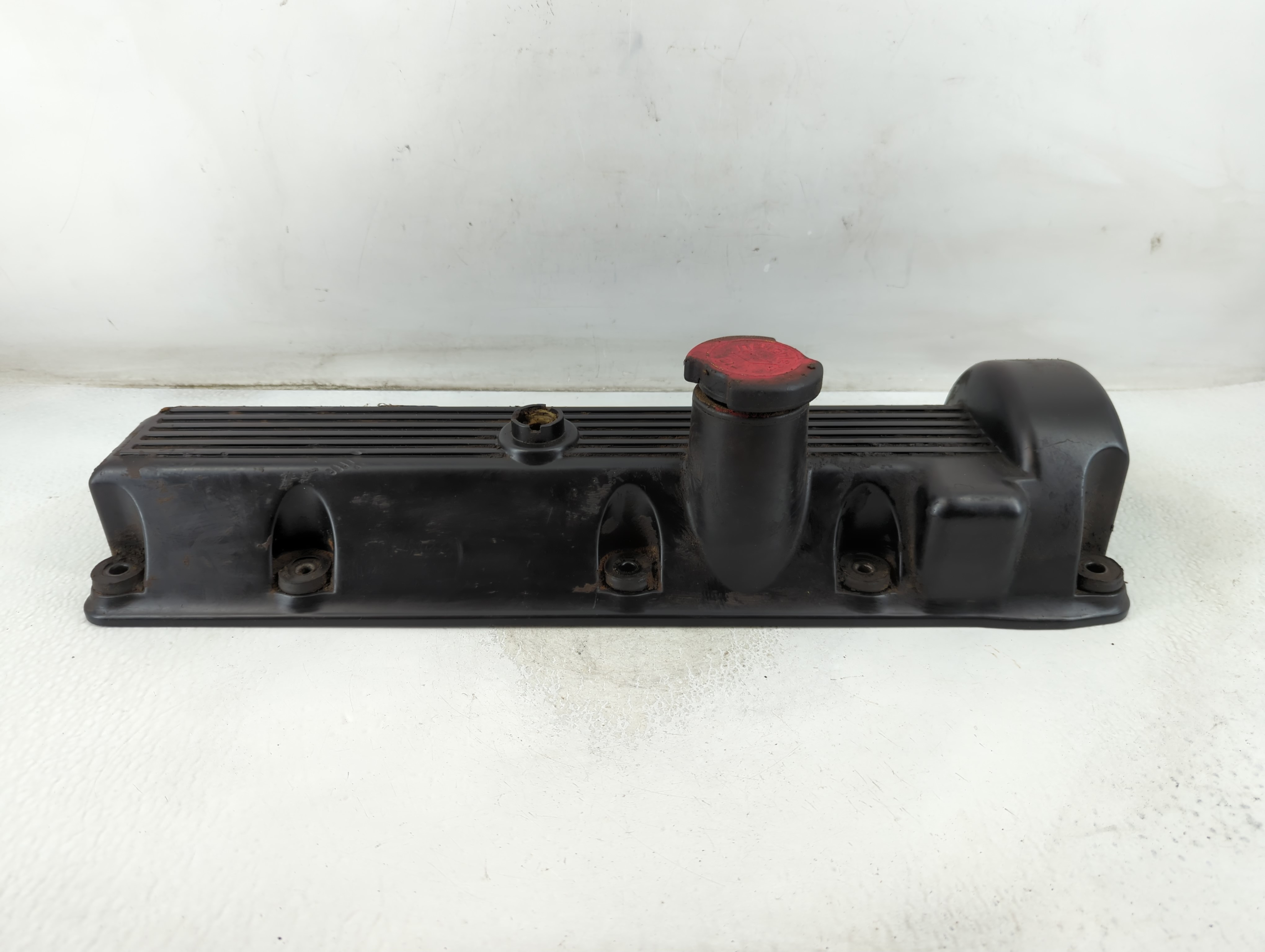 1997 Ford Crown Victoria Passenger Right Cylinder Head Valve Cover 911753 - Oemusedautoparts1.com