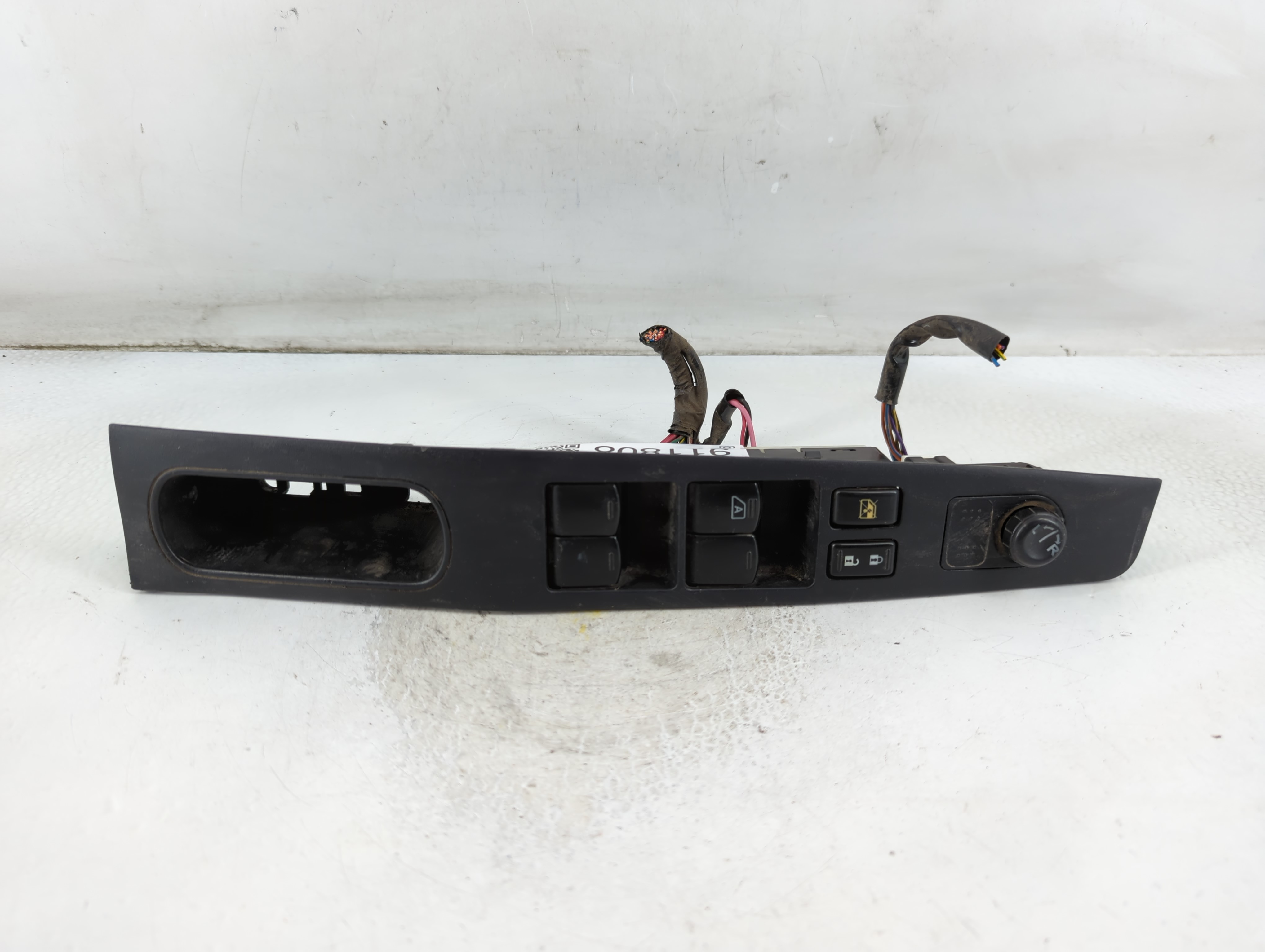 Picture of 2010-2012 Nissan Sentra Driver Left Door Master Power Window Switch 911808