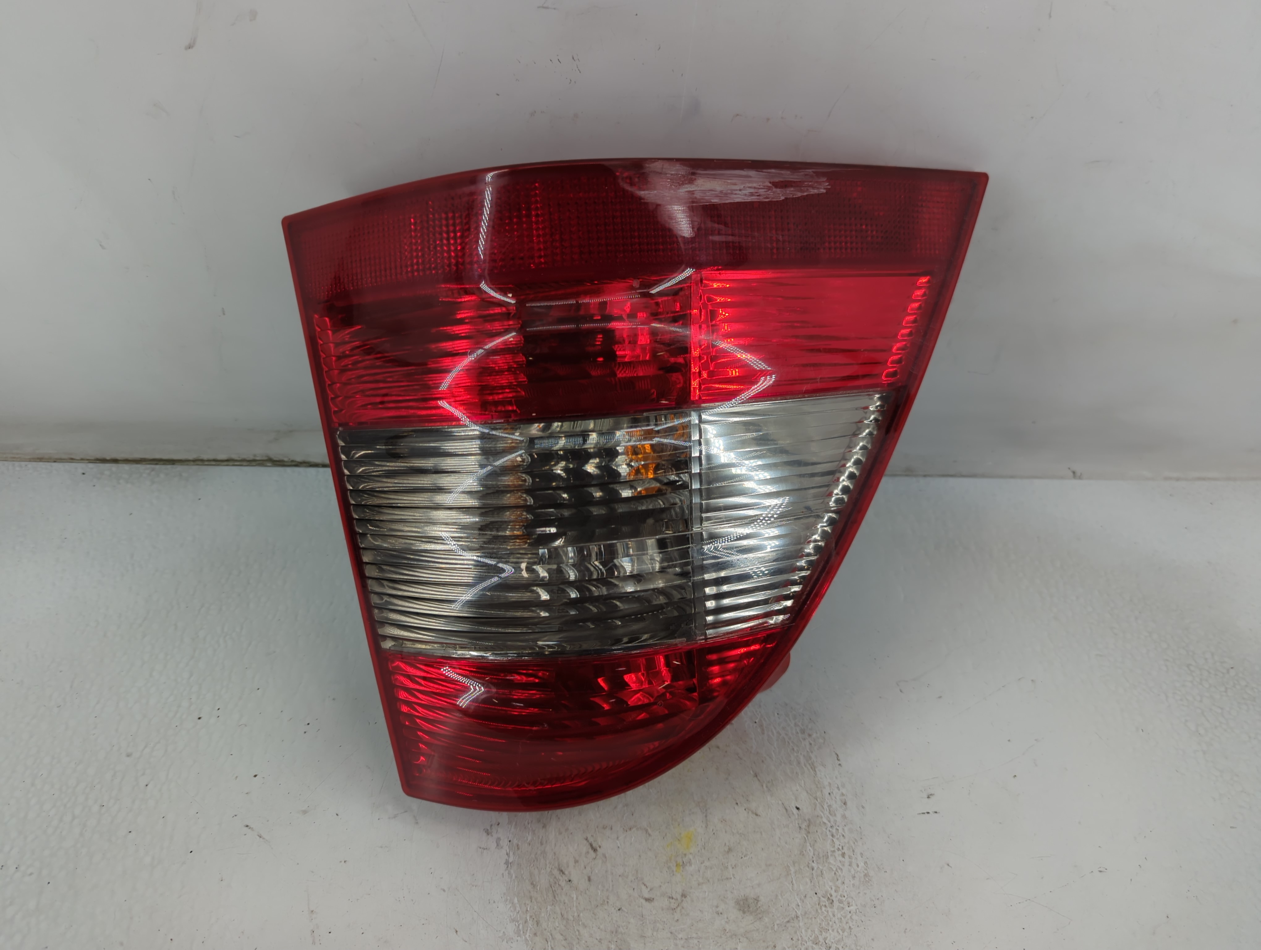 2003 Mercedes-benz Ml350 Passenger Right Side Tail Light Taillight Oem 911814 - Oemusedautoparts1.com