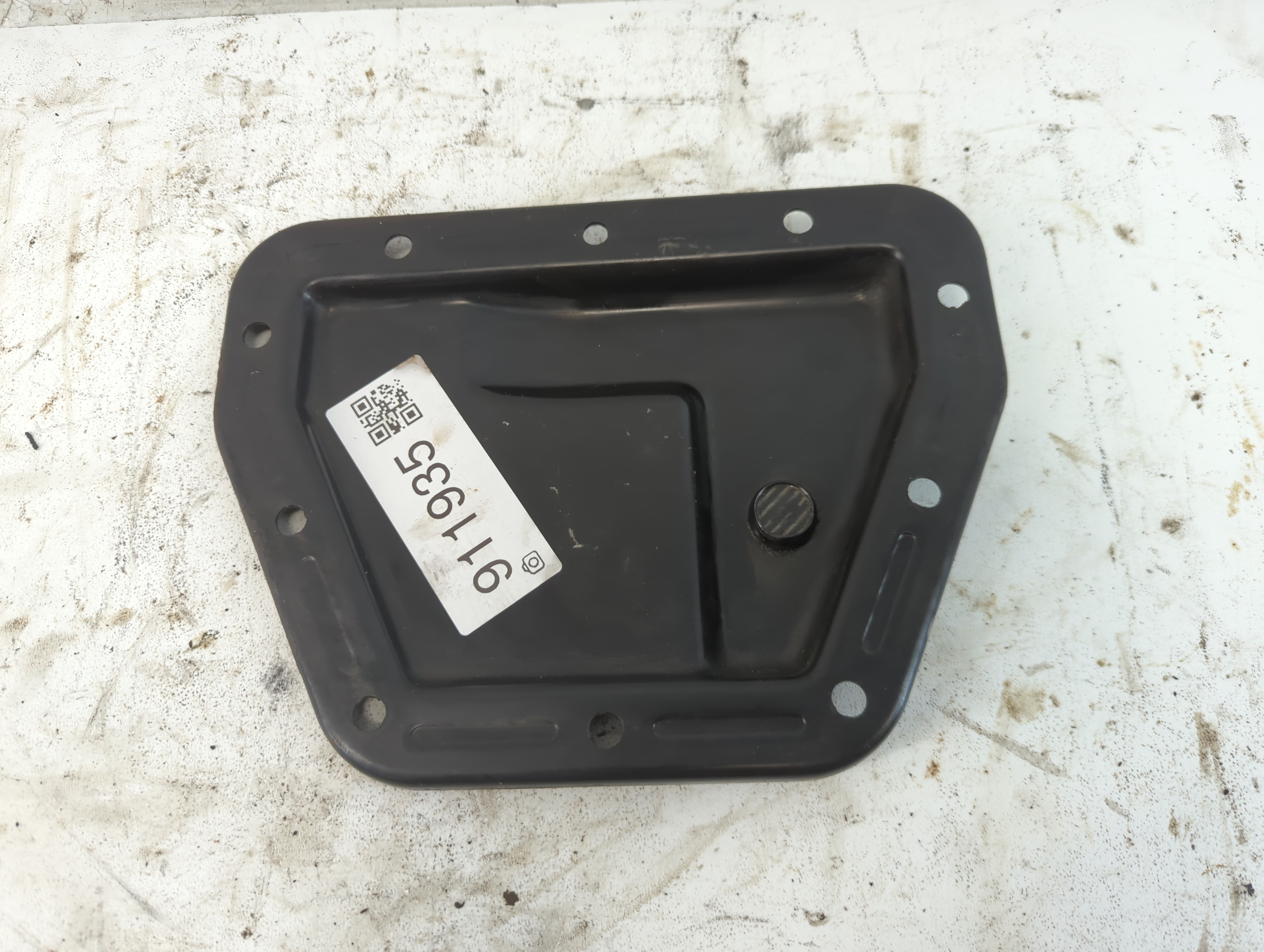 Picture of 2004-2005 Volkswagen Jetta Engine Oil Pan 911935