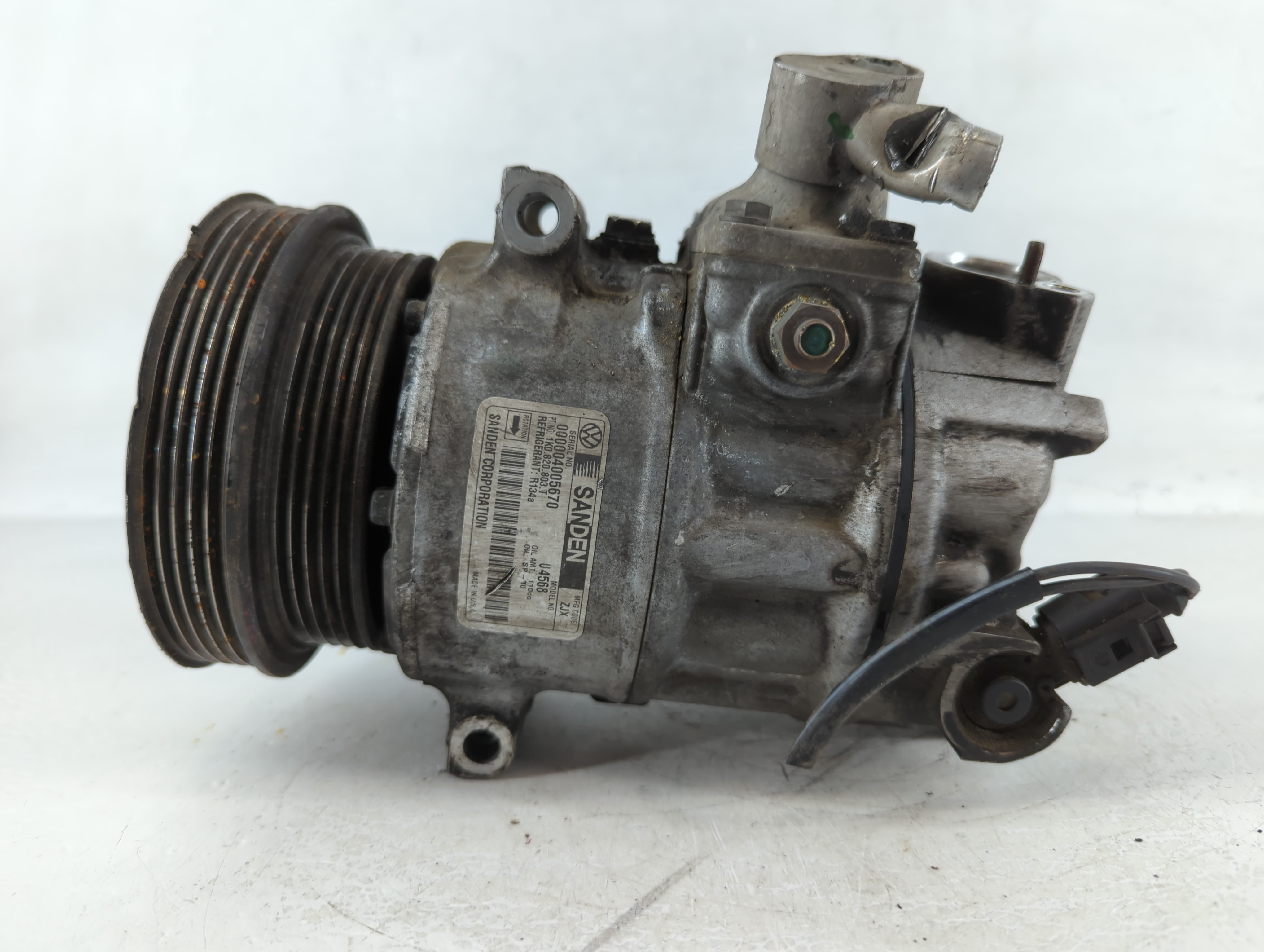 Picture of 2005-2006 Volkswagen Jetta Air Conditioning A/c Ac Compressor Oem 911946