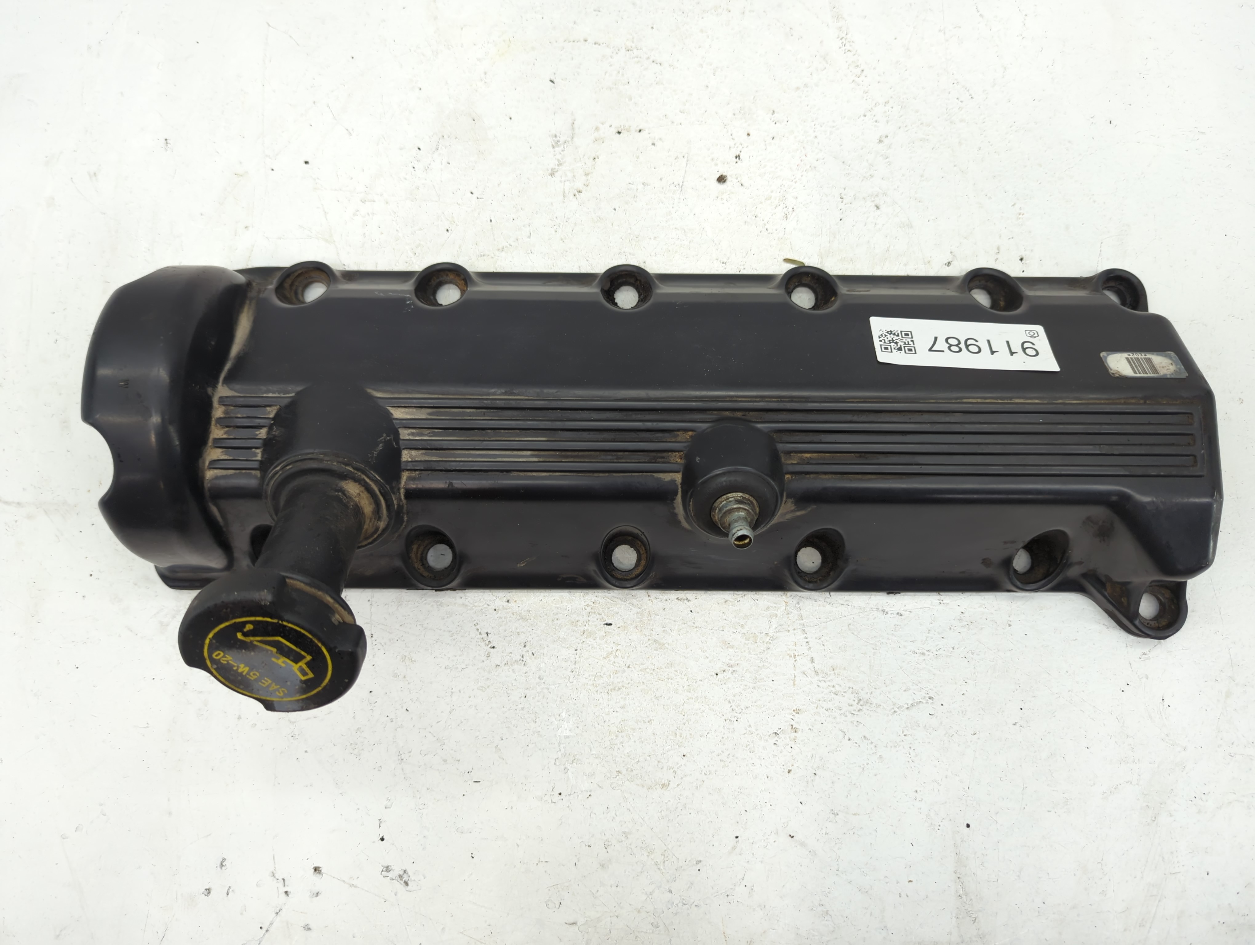 2003 Ford Expedition Passenger Right Cylinder Head Valve Cover 911987 - Oemusedautoparts1.com