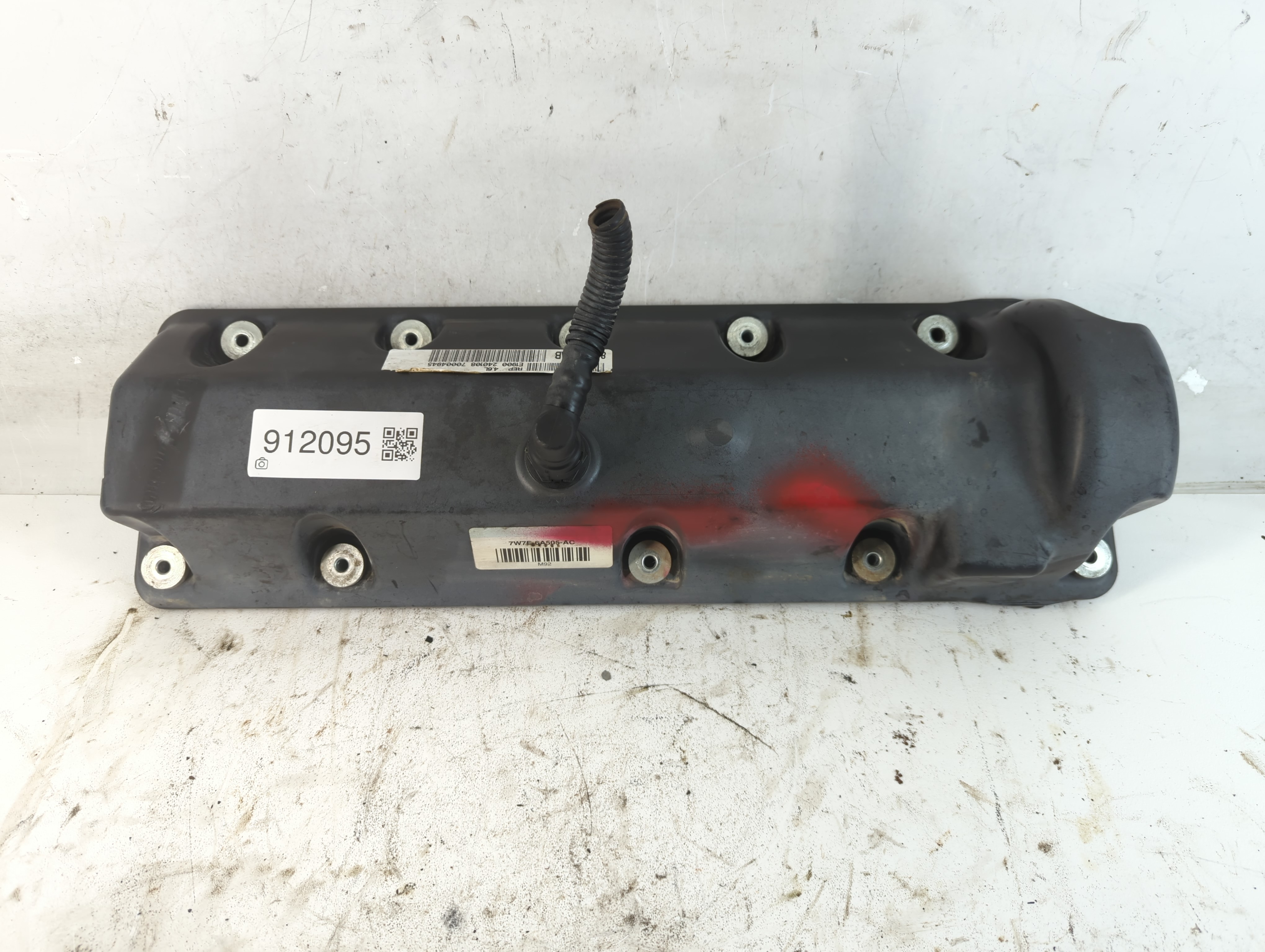 2008 Ford Crown Victoria Passenger Right Cylinder Head Valve Cover 912095 - Oemusedautoparts1.com