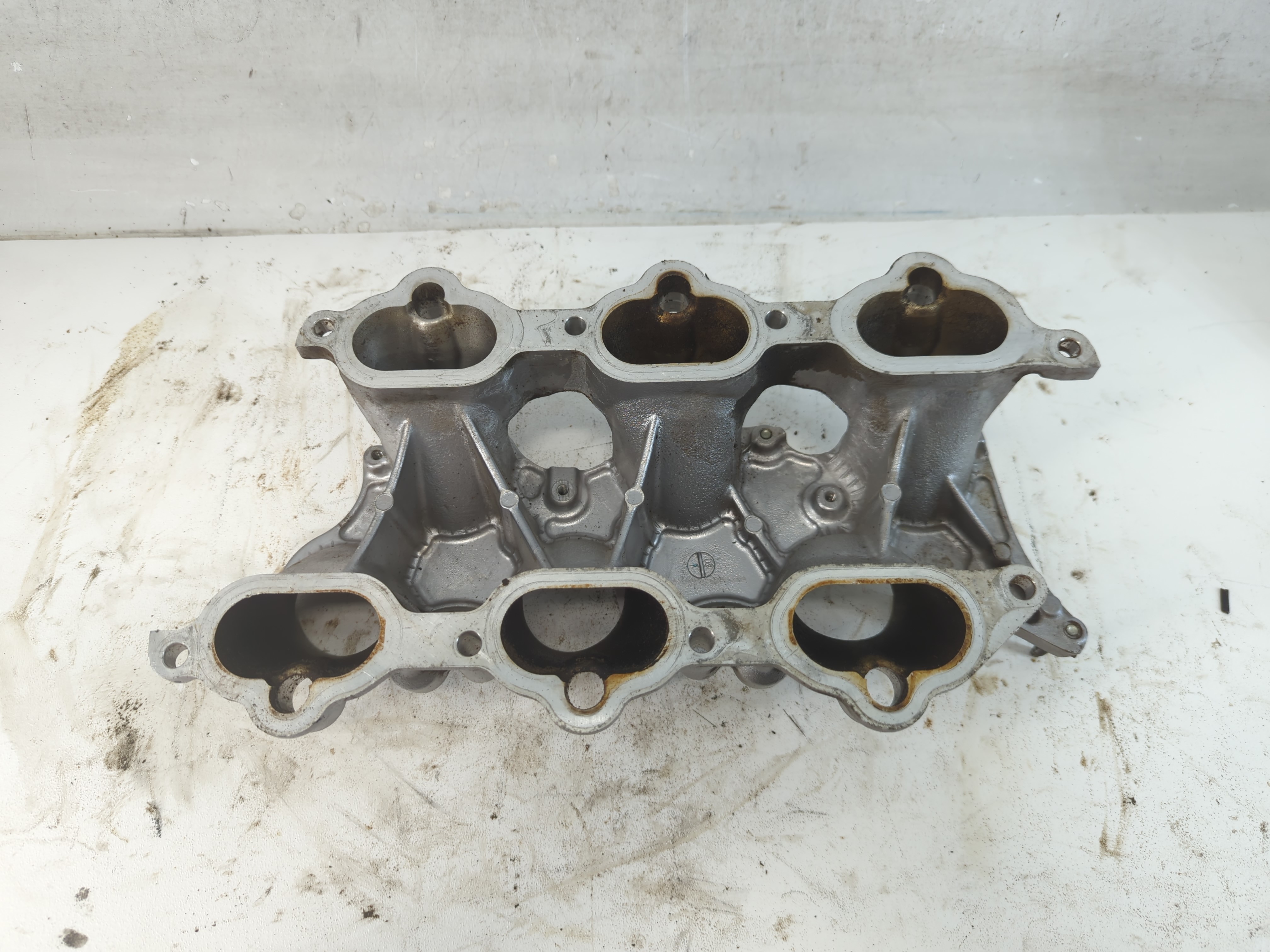 Picture of 2008 Lexus Gs450h Air Intake Manifold 912210