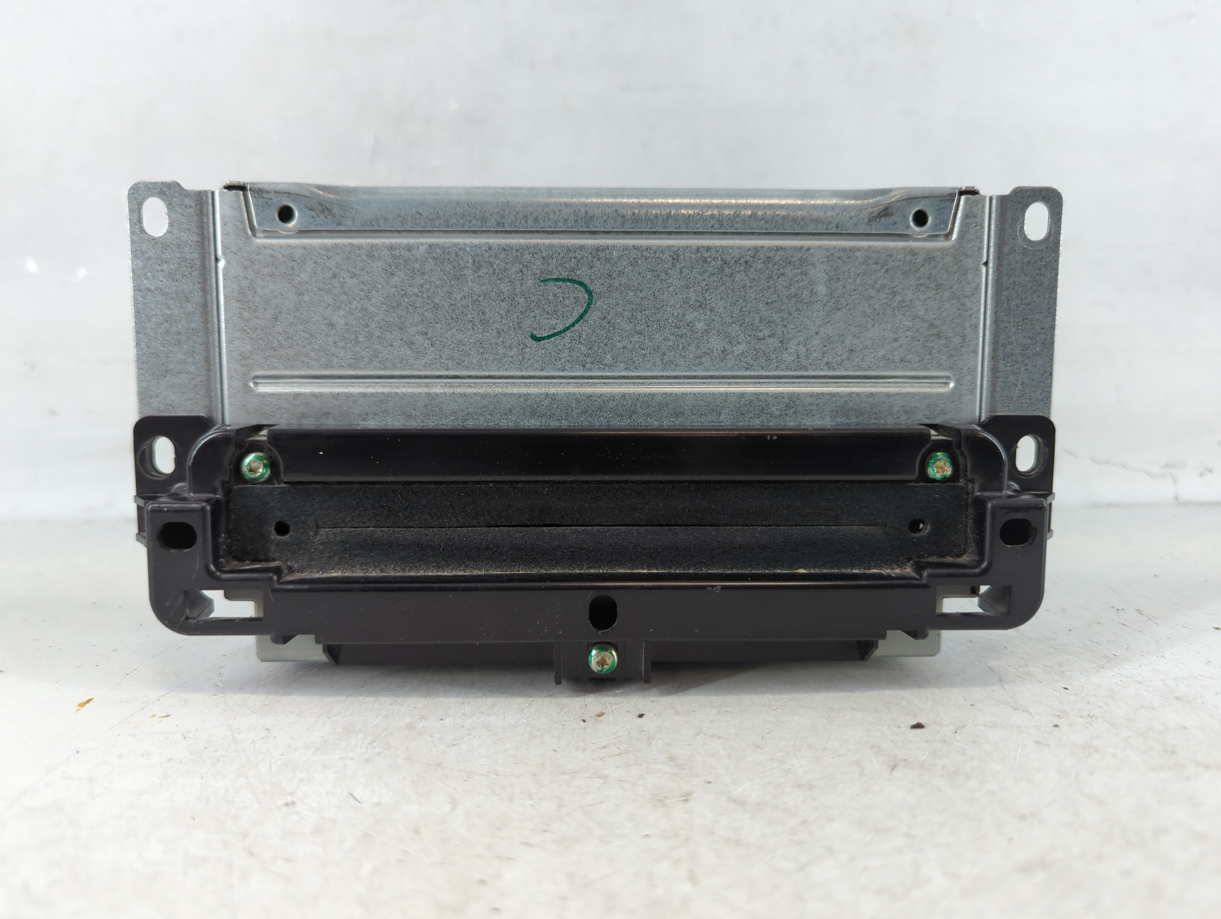 2012-2013 Chrysler 300 Am Fm Cd Player Radio Receiver 912225 - Oemusedautoparts1.com