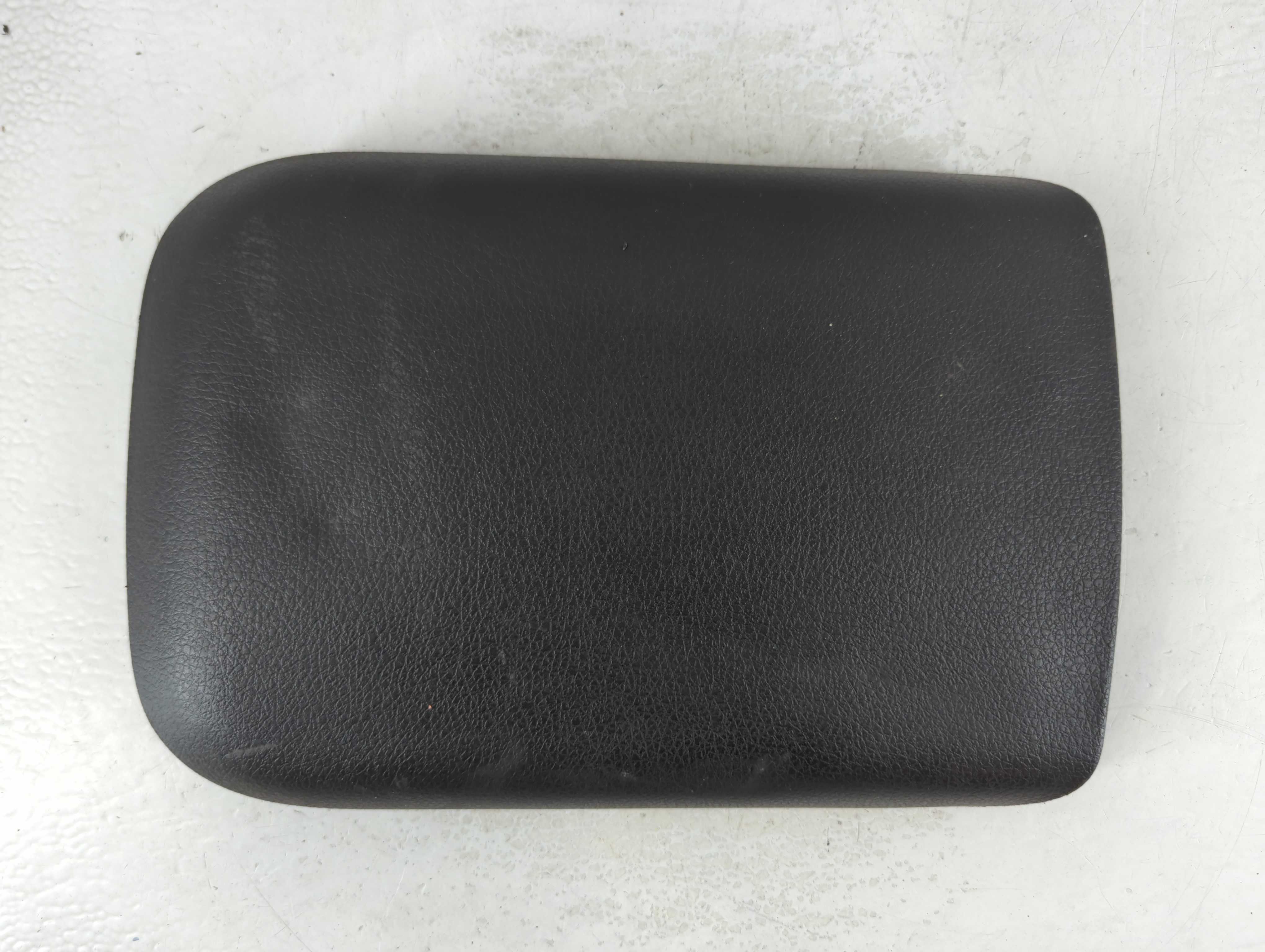 Picture of 2005-2006 Ford Mustang Center Console Armrest Cover Lid Black 912416