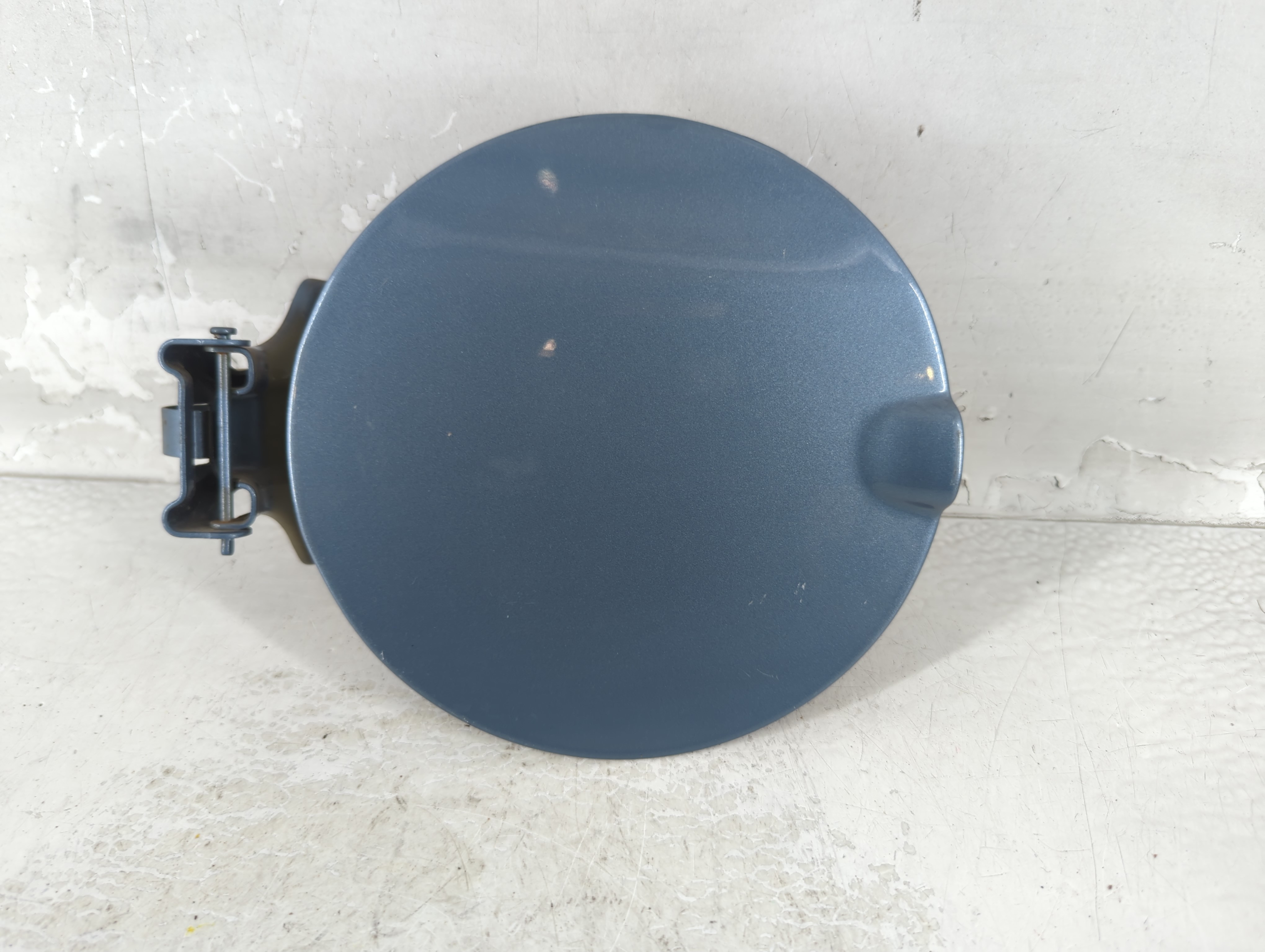 2006 Ford Mustang Fuel Tank Door Lid Gas Tank Blue 912451 - Oemusedautoparts1.com