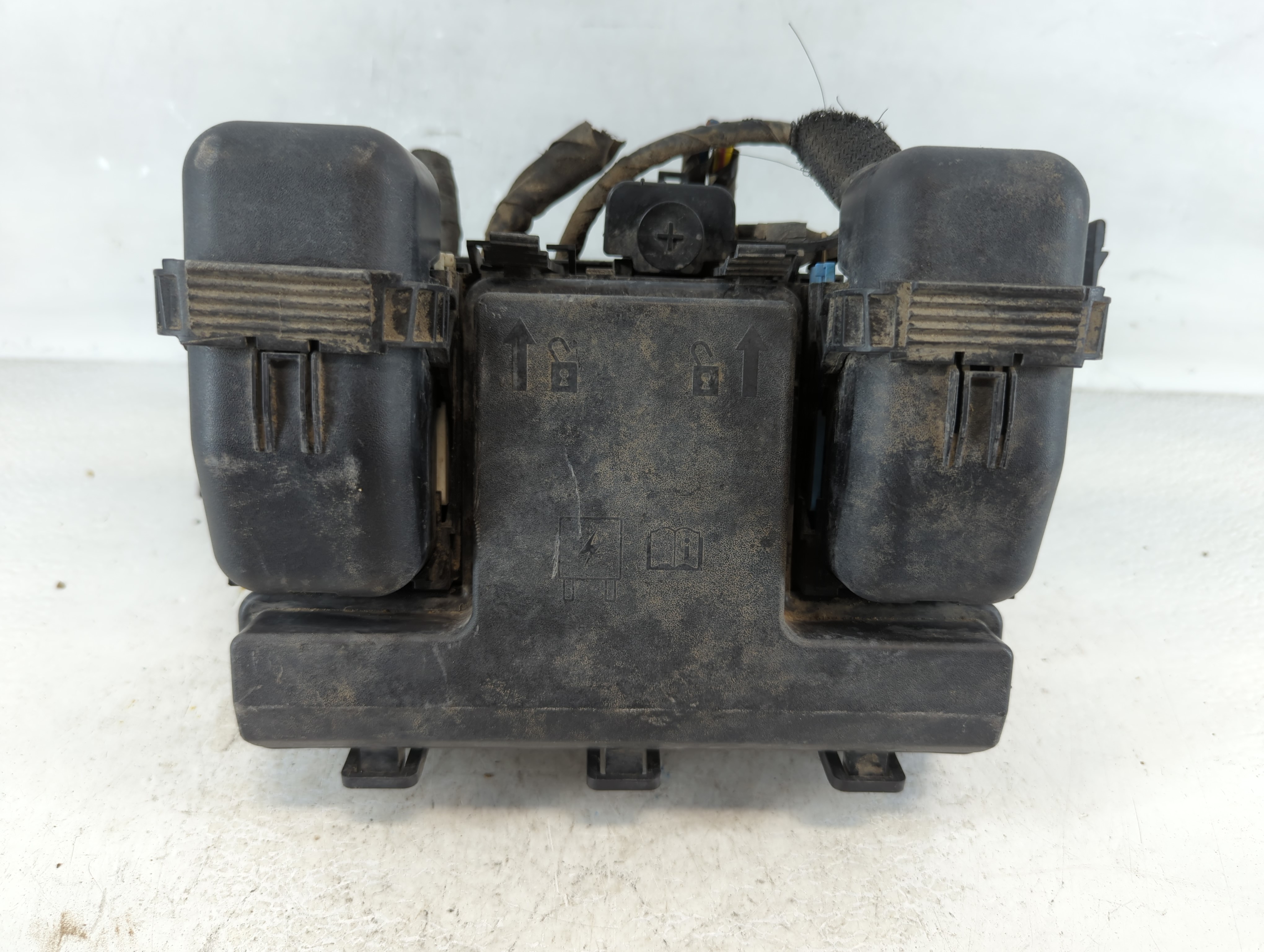 Picture of 2015-2018 Ford Edge Fusebox Fuse Box Relay Module G2gt14a067bc 912927