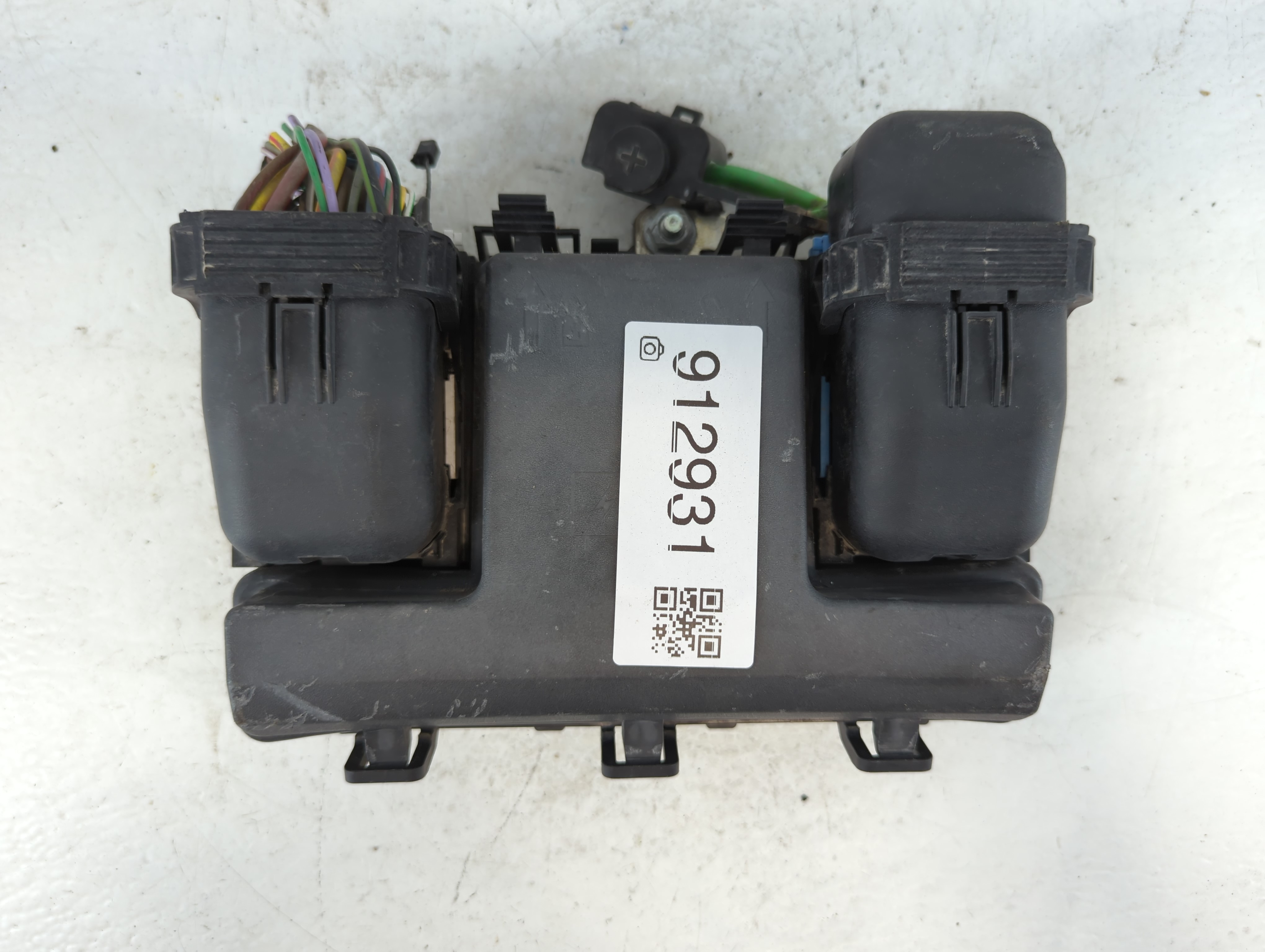 2017-2020 Ford Fusion Fusebox Fuse Box Relay Module Hg9t14d068bc 912931 - Oemusedautoparts1.com