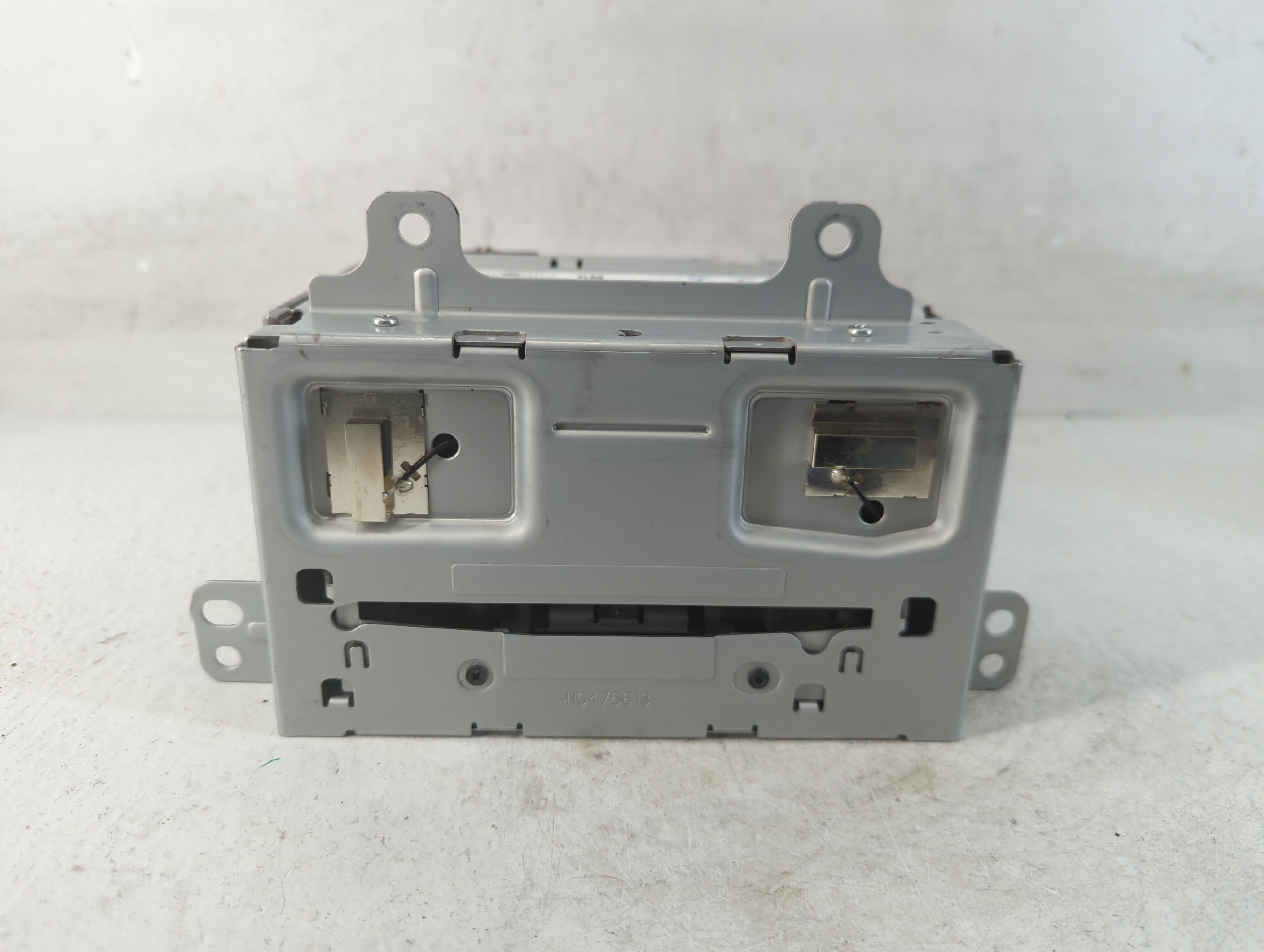 2013-2013 Buick Verano Am Fm Cd Player Radio Receiver 912948 - Oemusedautoparts1.com