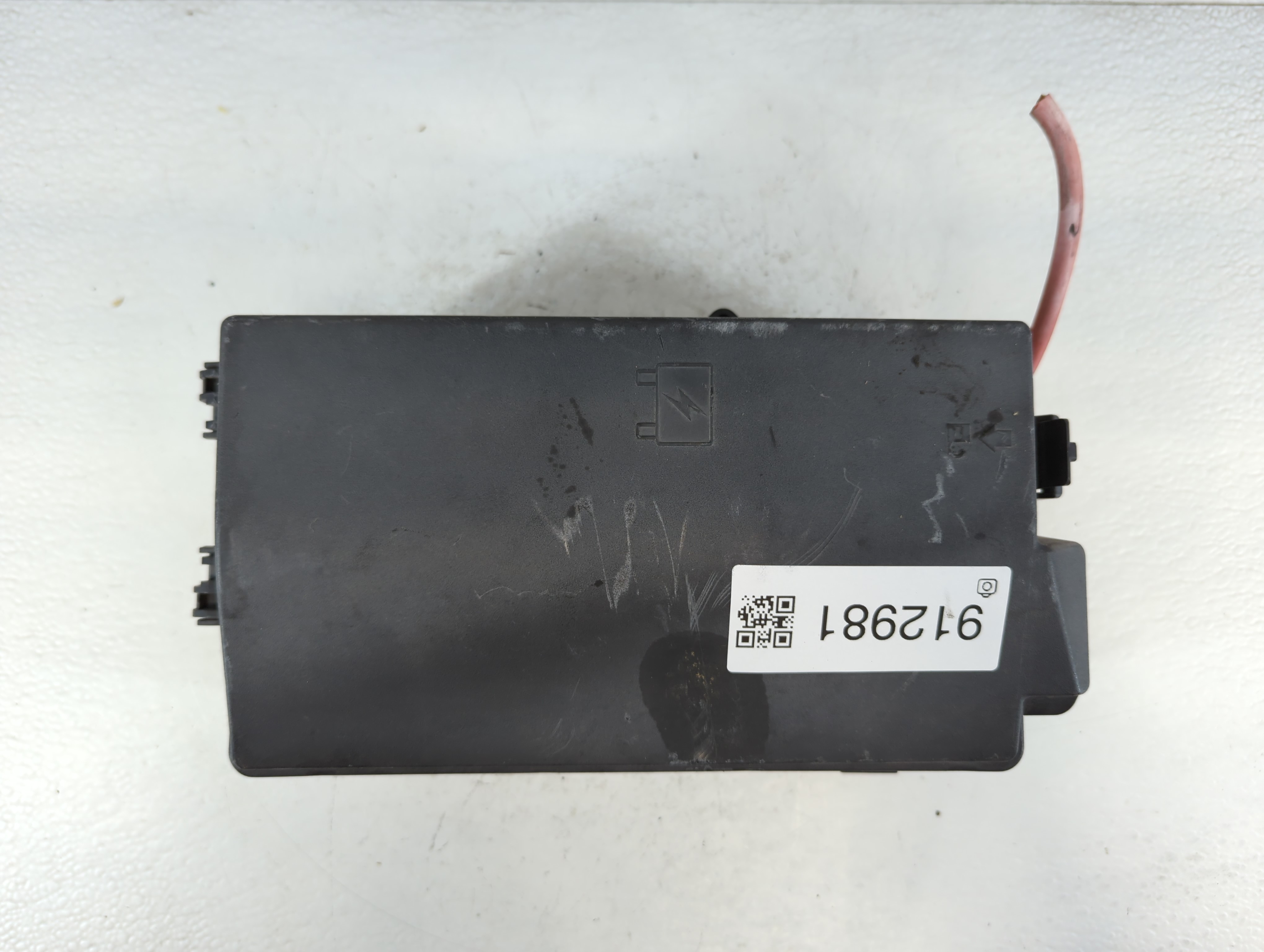 Picture of 2012-2015 Chevrolet Camaro Fusebox Fuse Box Relay Module 22760635 912981