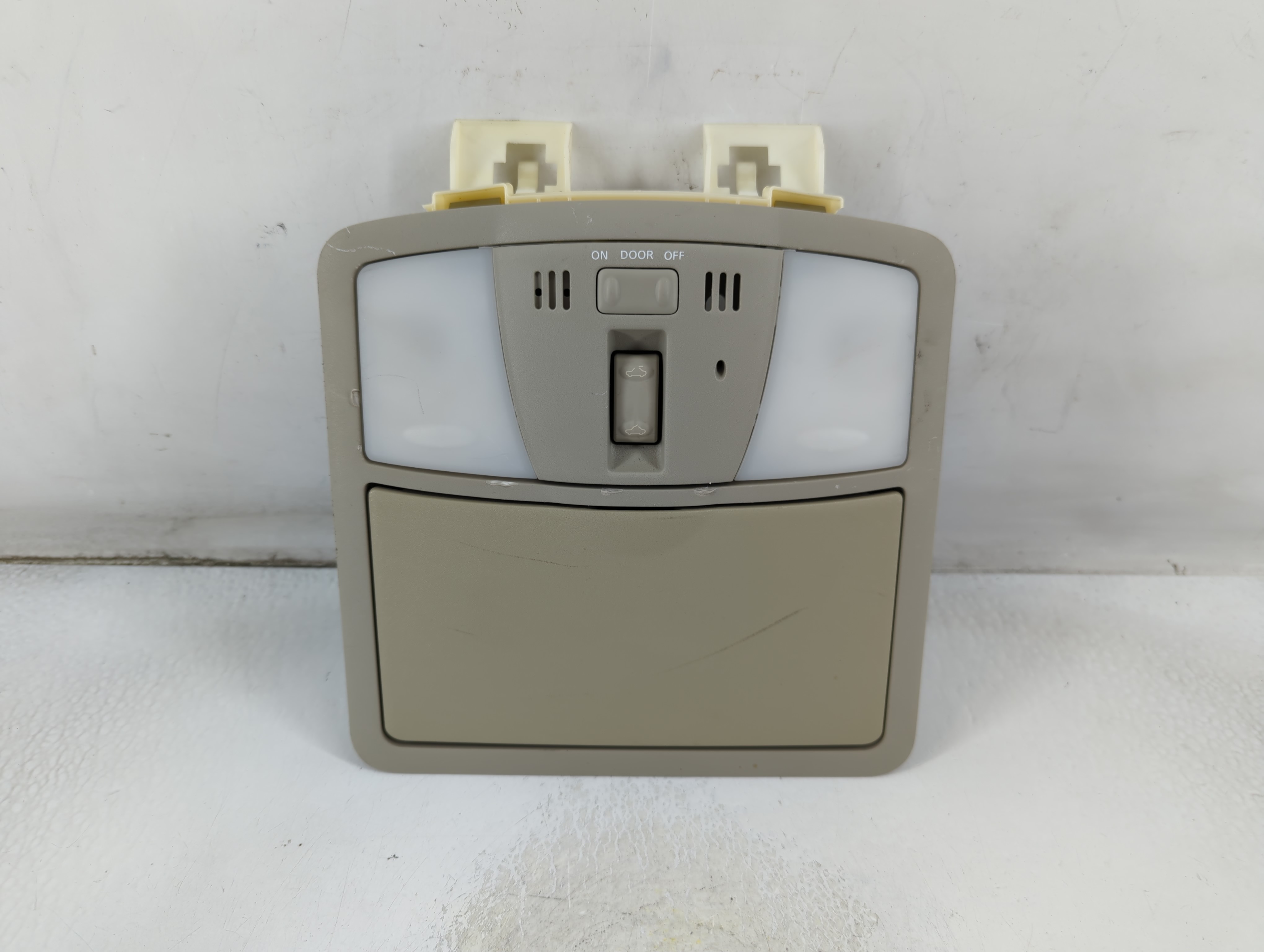 2013 Infiniti Ex37 Overhead Roof Console 913028 - Oemusedautoparts1.com