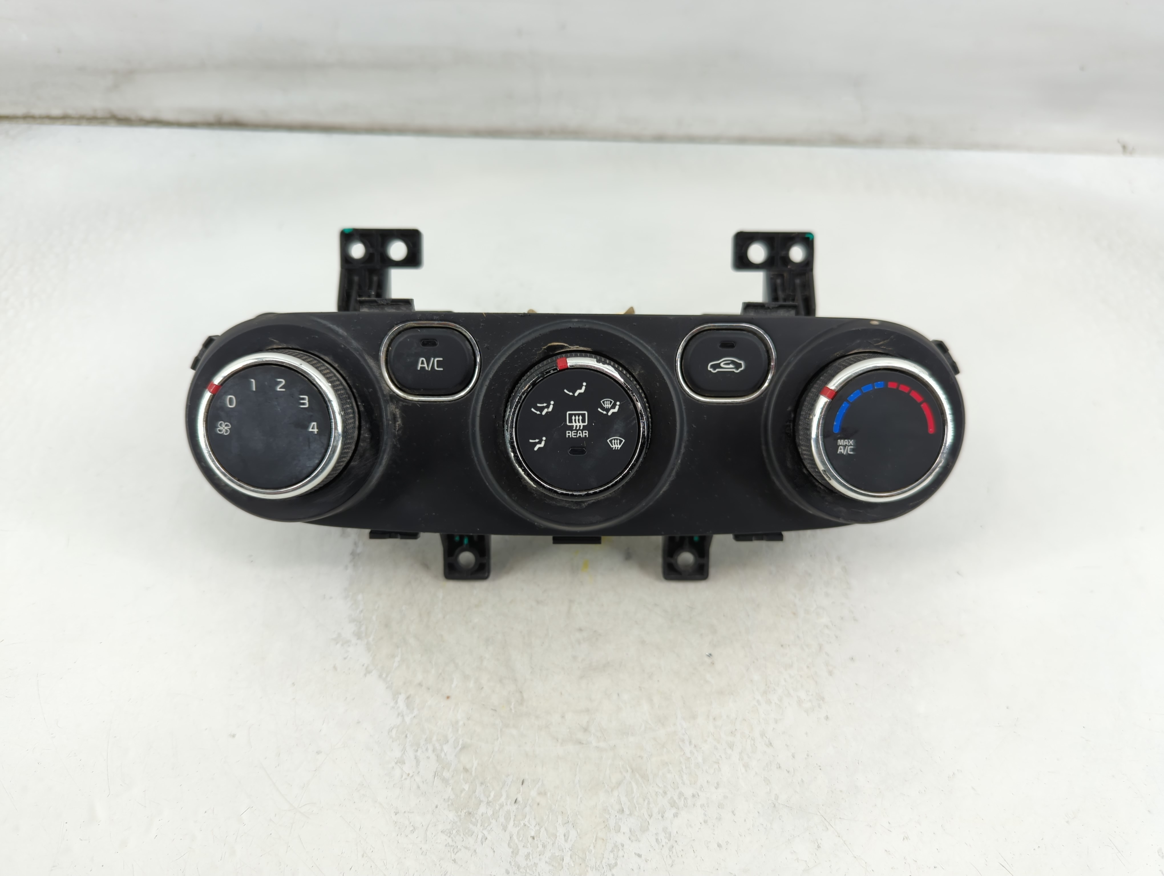 2017-2018 Kia Forte Ac Heater Climate Control 97250-a7xxx 913071 - Oemusedautoparts1.com